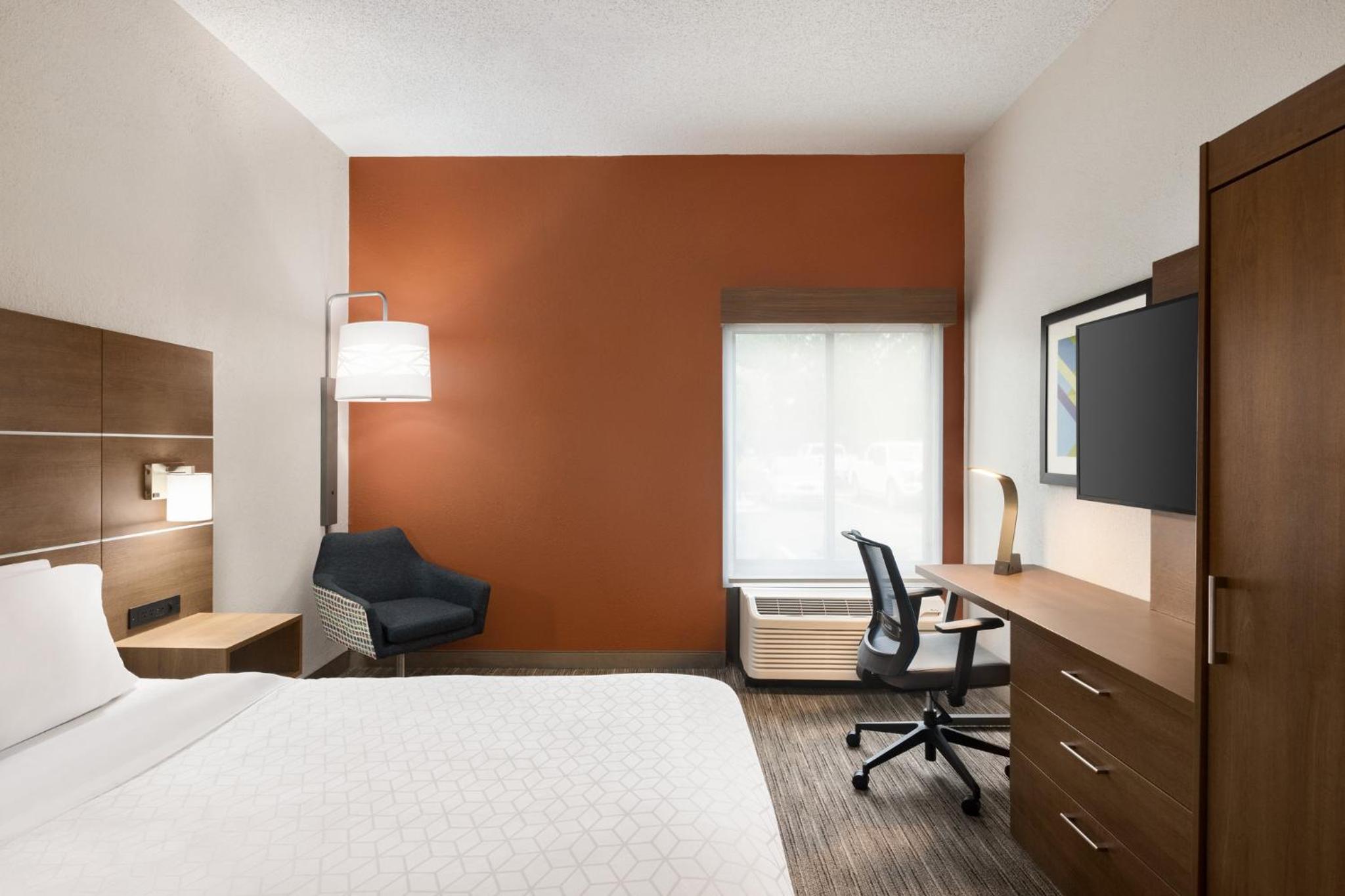 Standard King Room - Photo 2