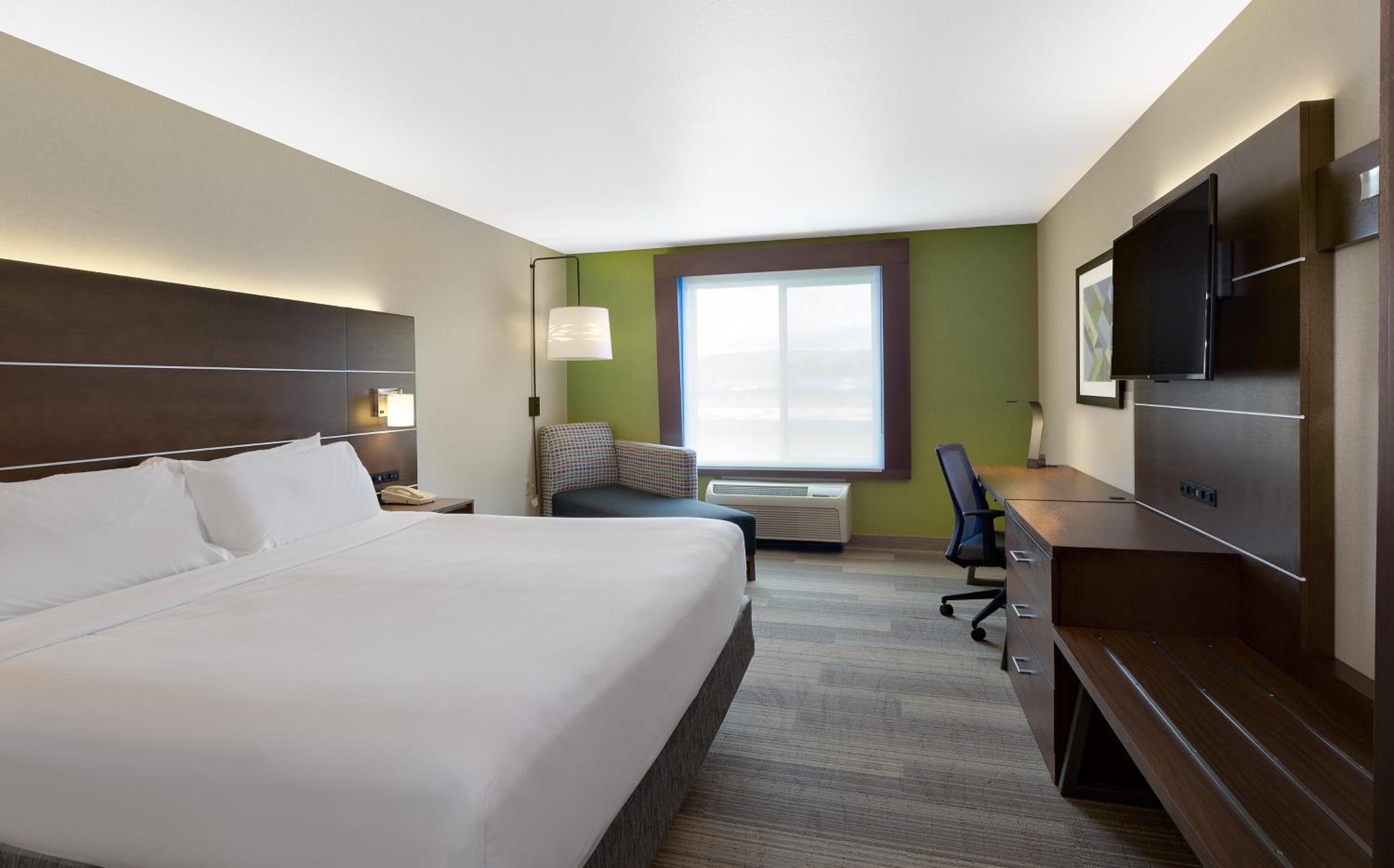 Standard King Room - Photo 4