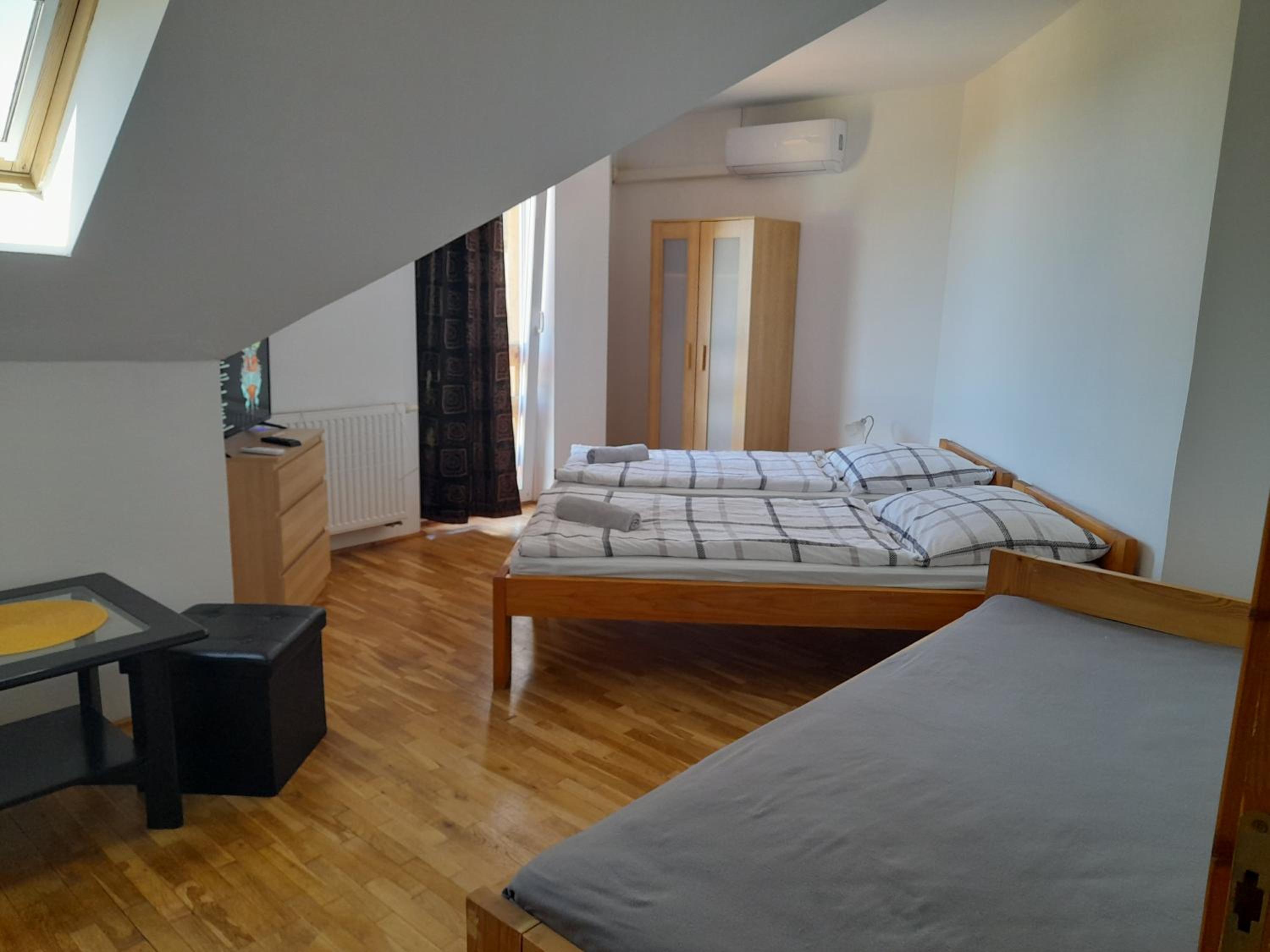 Triple Room - Photo 6