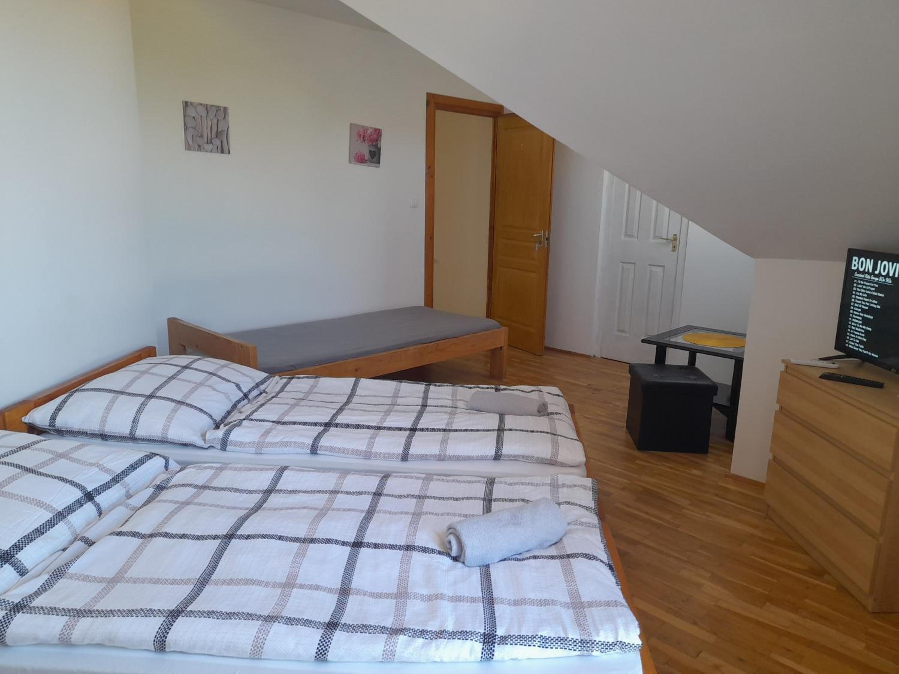 Triple Room - Photo 7