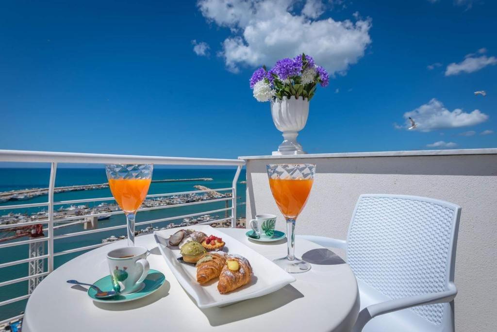 Double Room with Balcony and Sea View