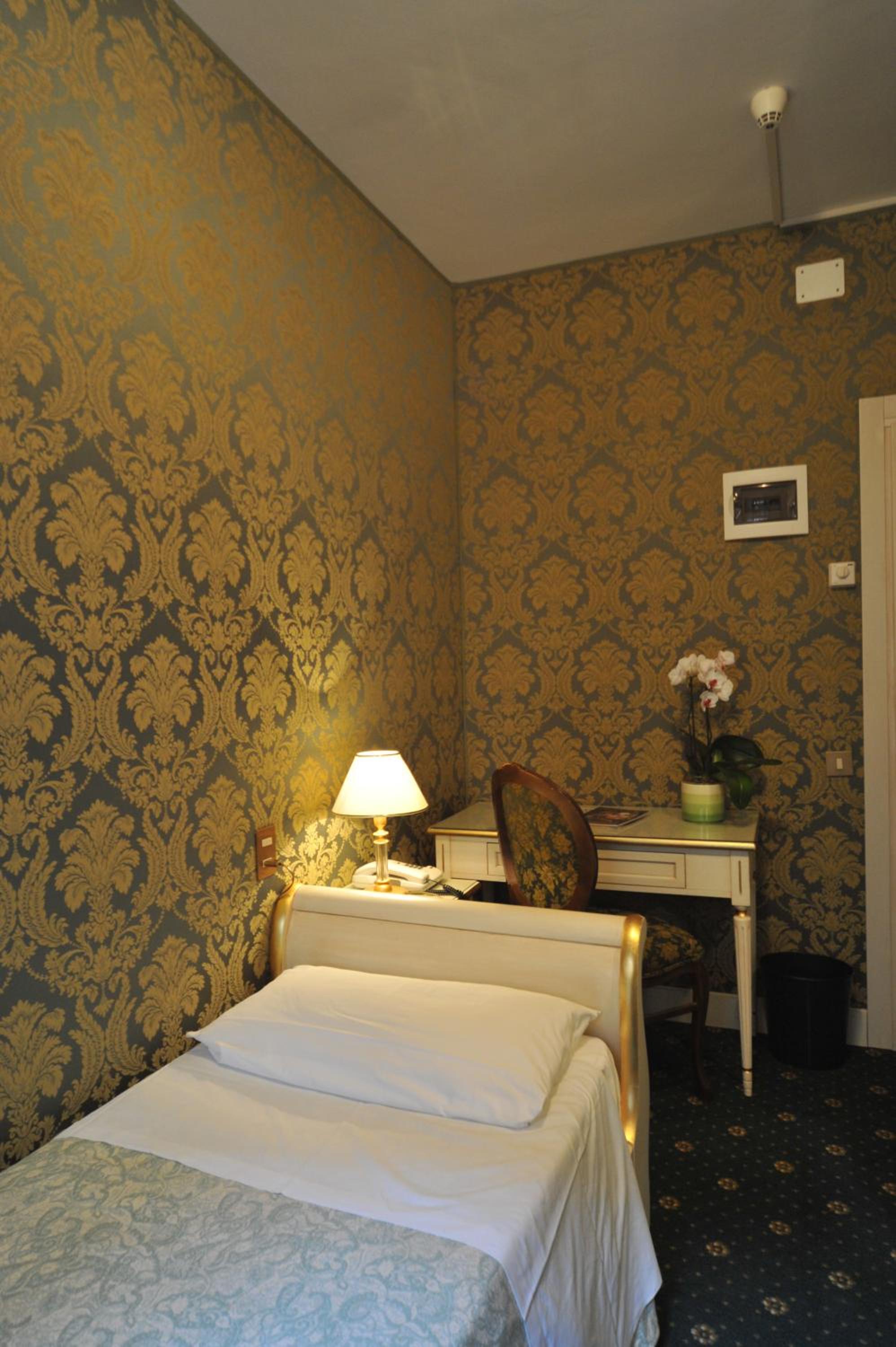 Single Room photo 3