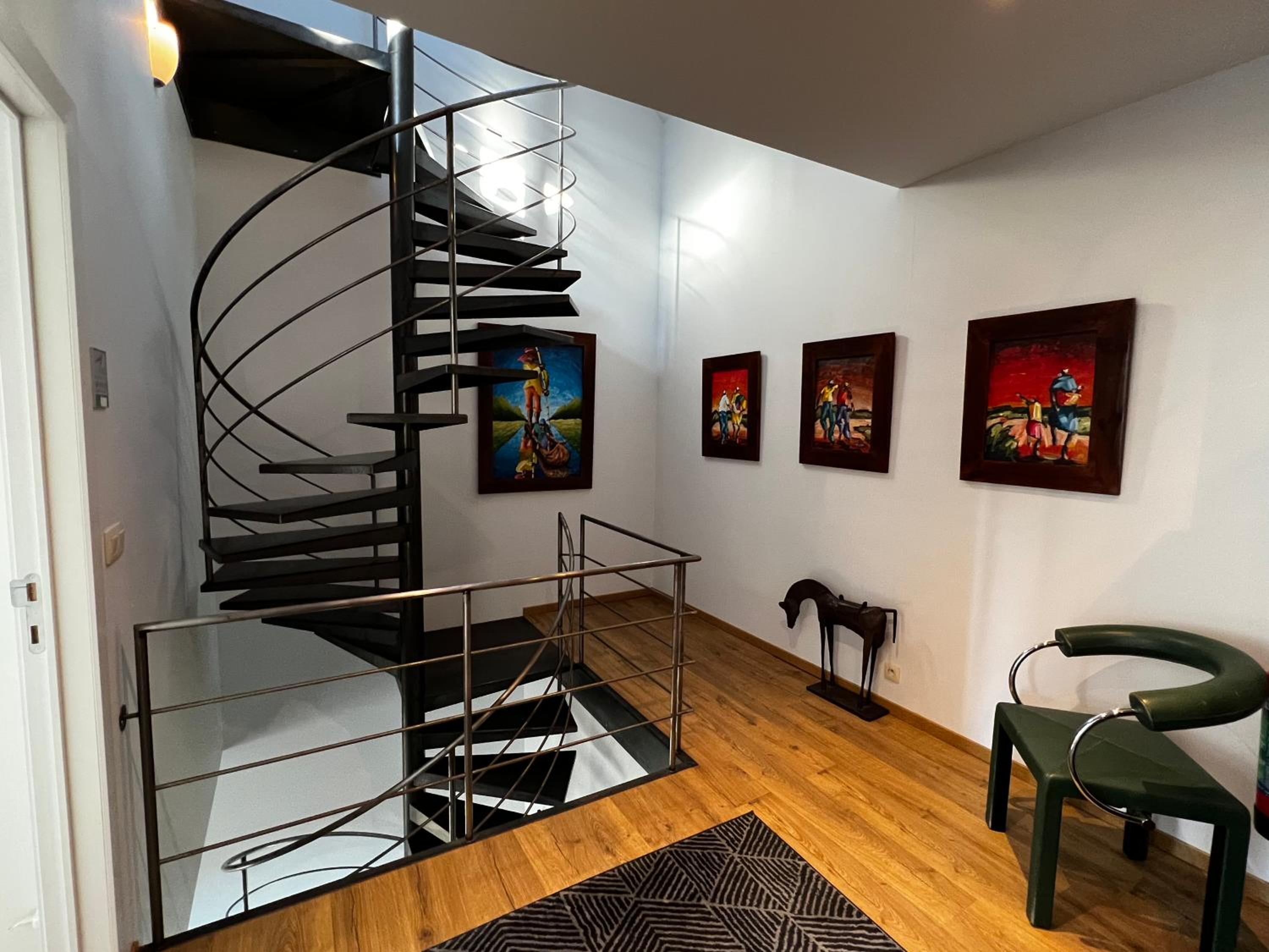 Three-Bedroom House photo 3