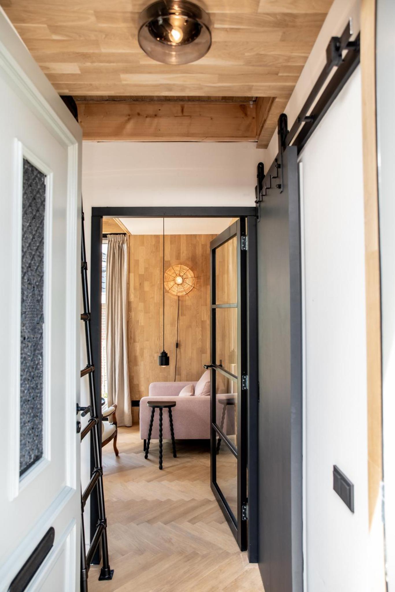 One-Bedroom House photo 1