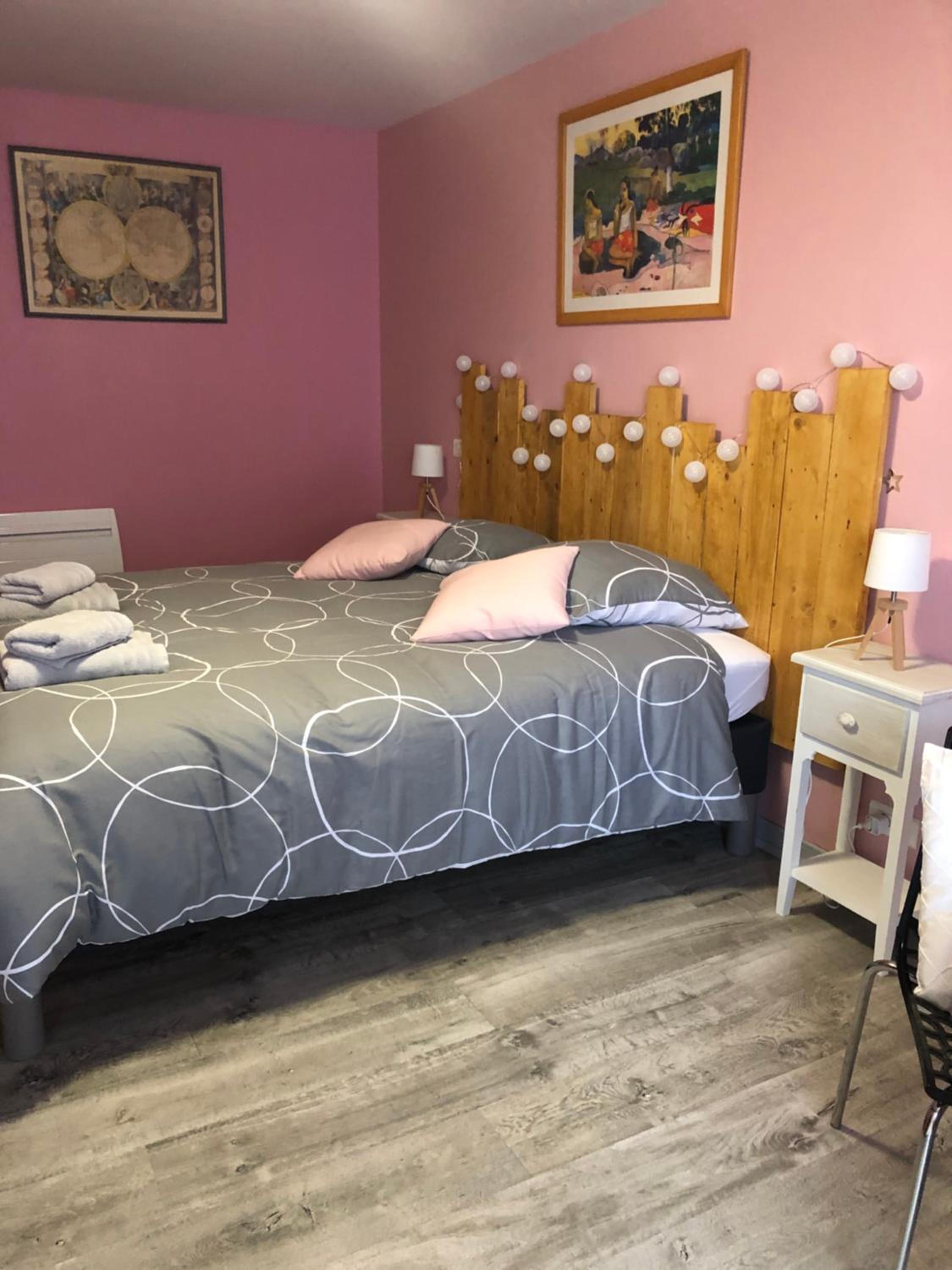 Deluxe Room (2 Adults + 1 Child) photo 1