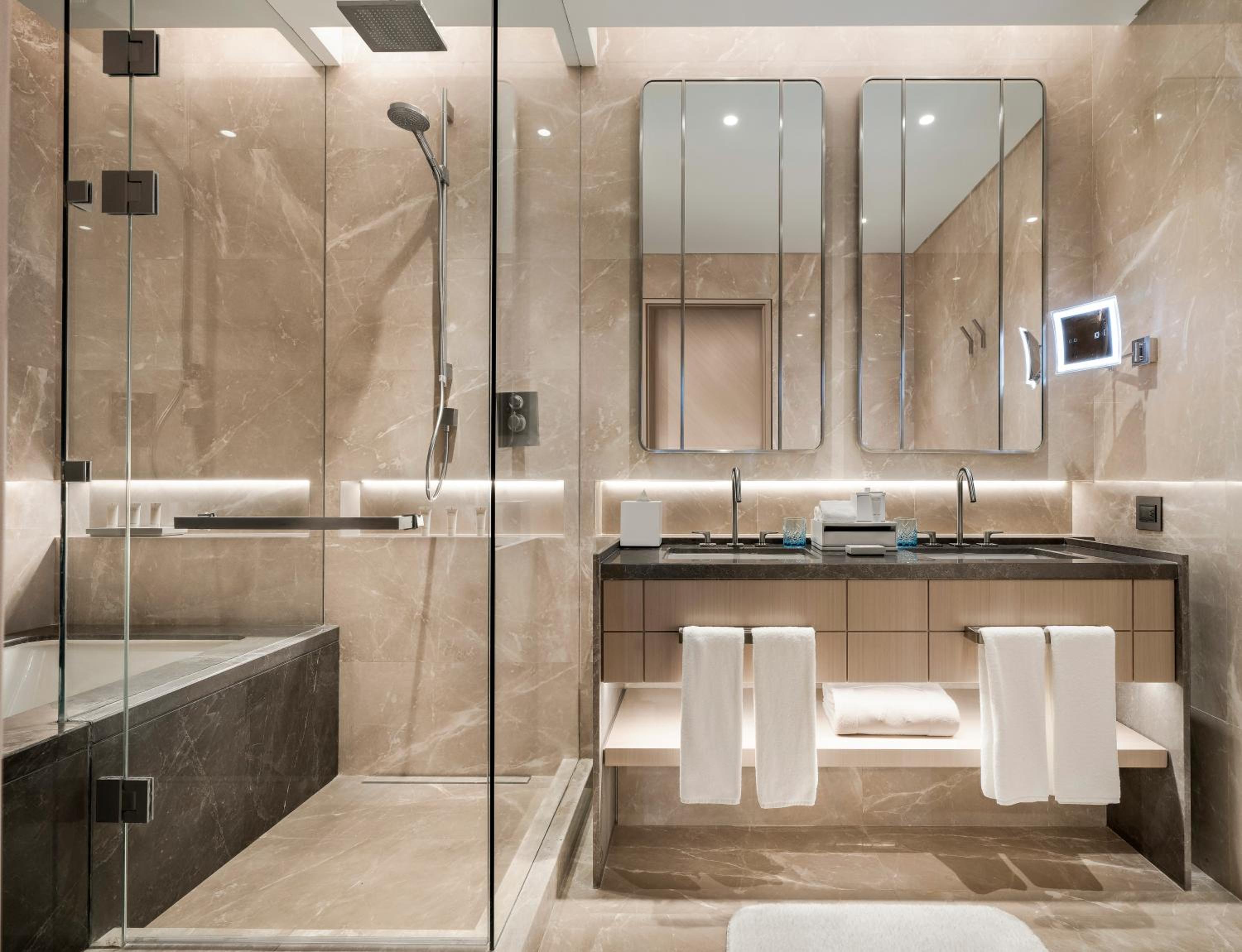 Corner Suite
