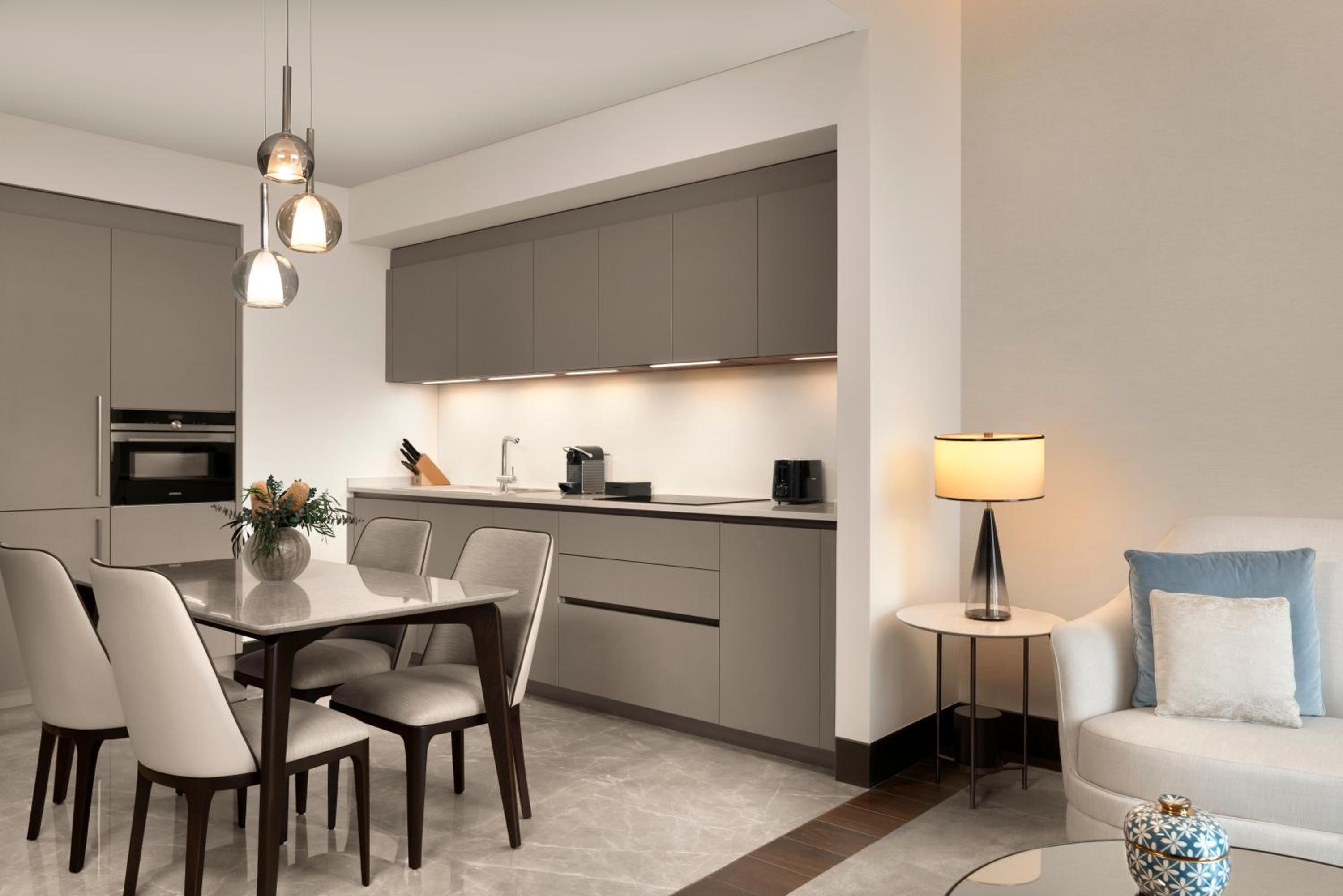Corner Suite