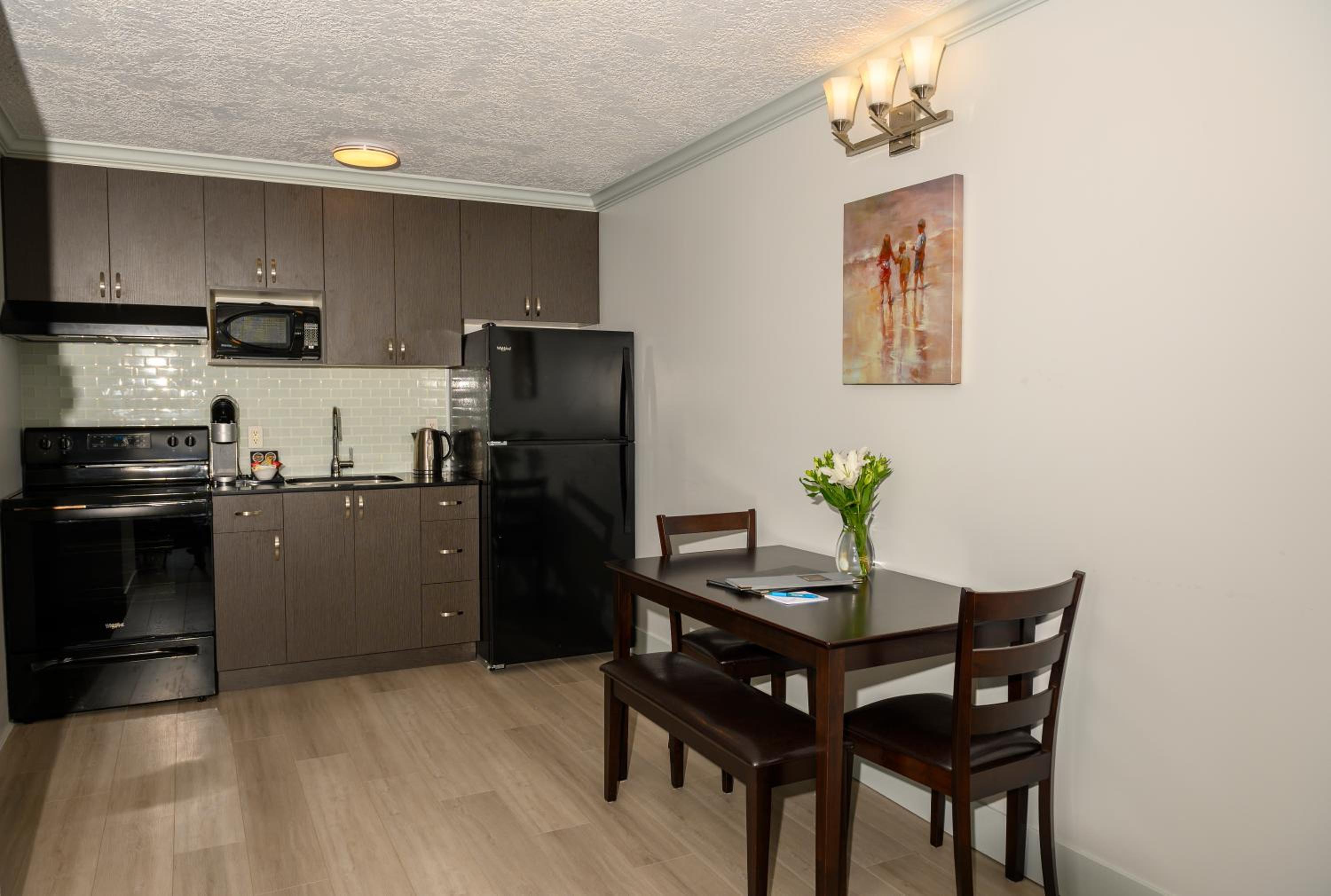 Oceanfront Patio King Suite - Pet Friendly photo 3