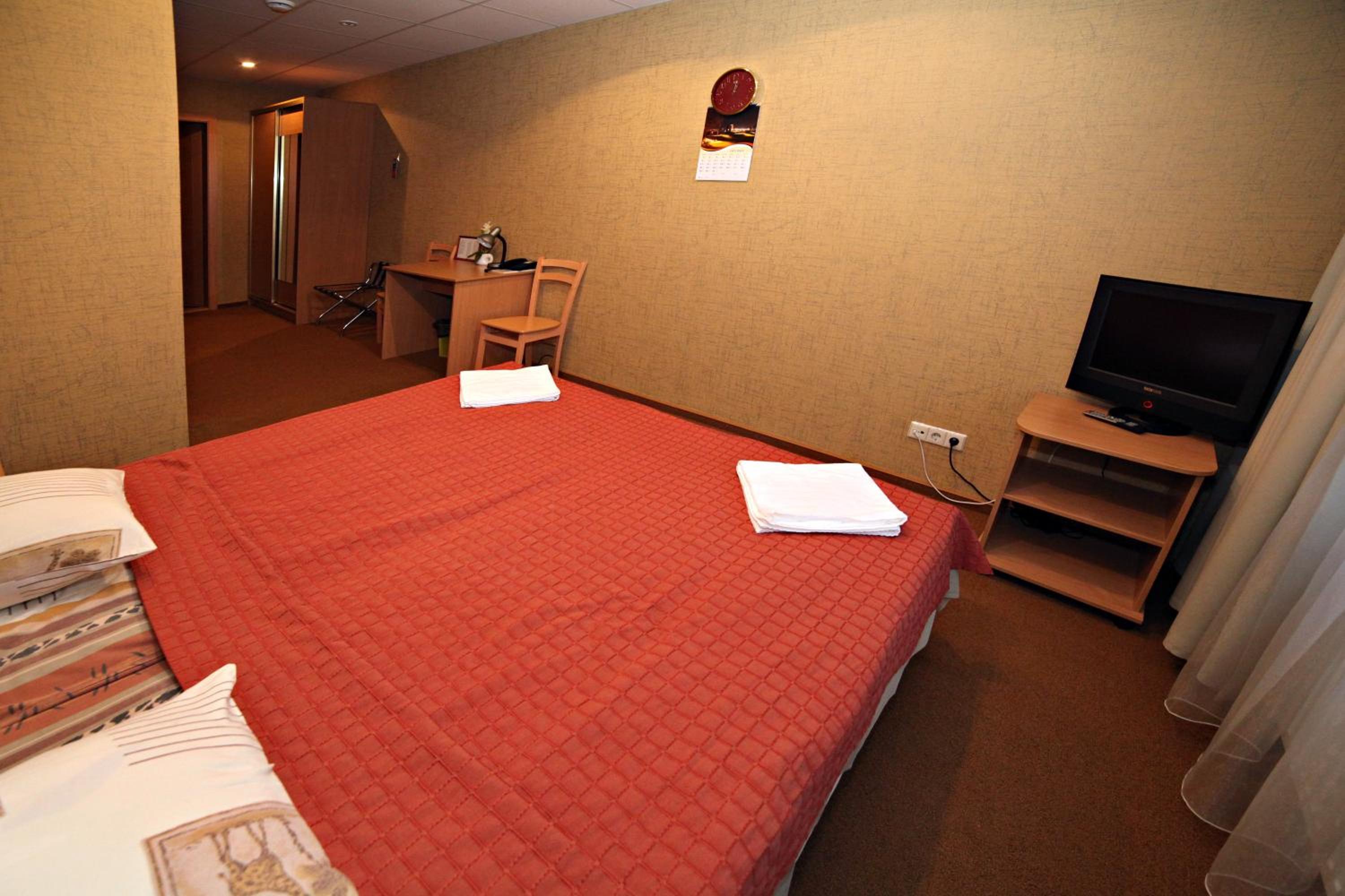 Economy Twin Room - Photo 2