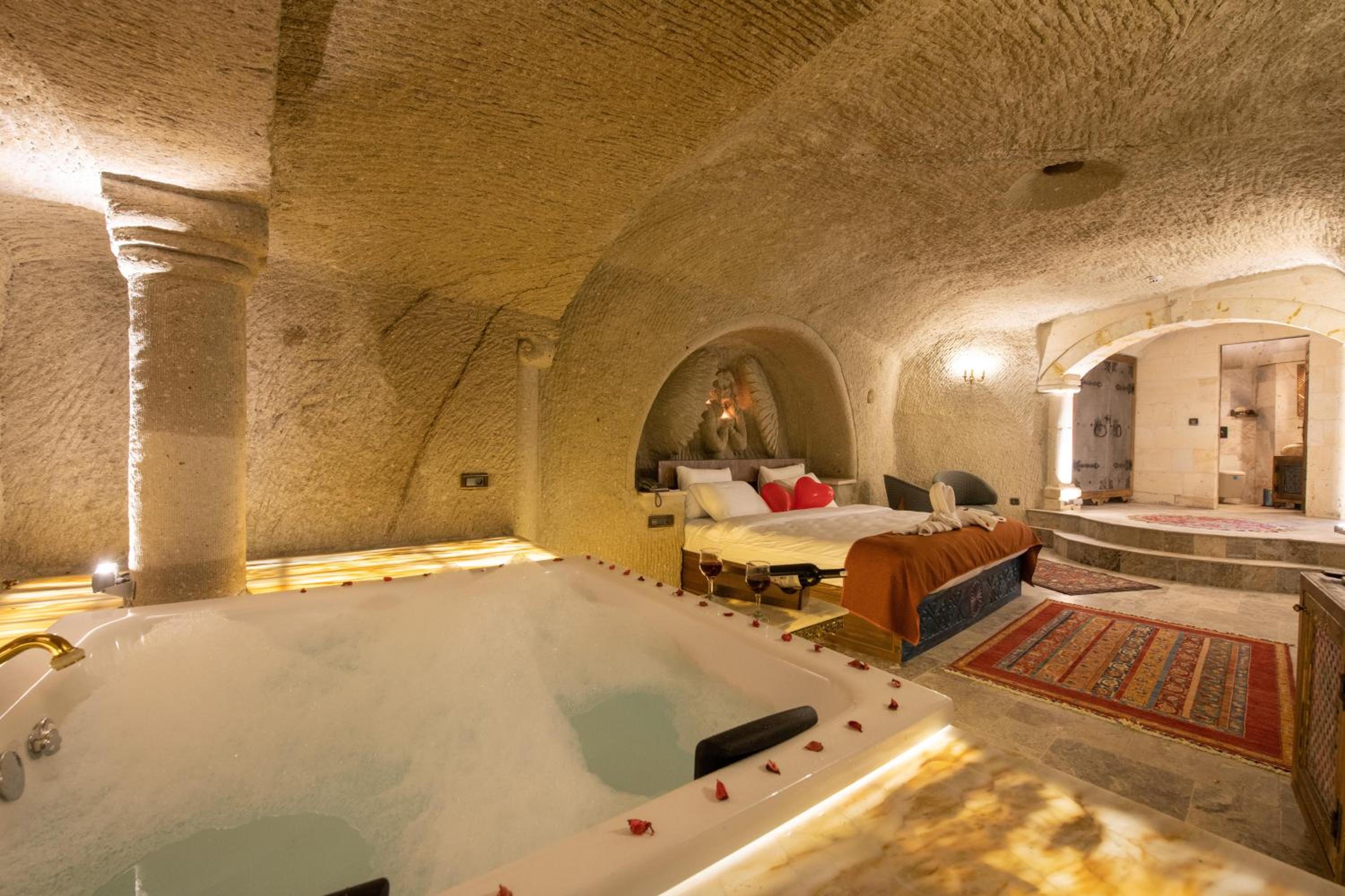 Suite - Photo 5