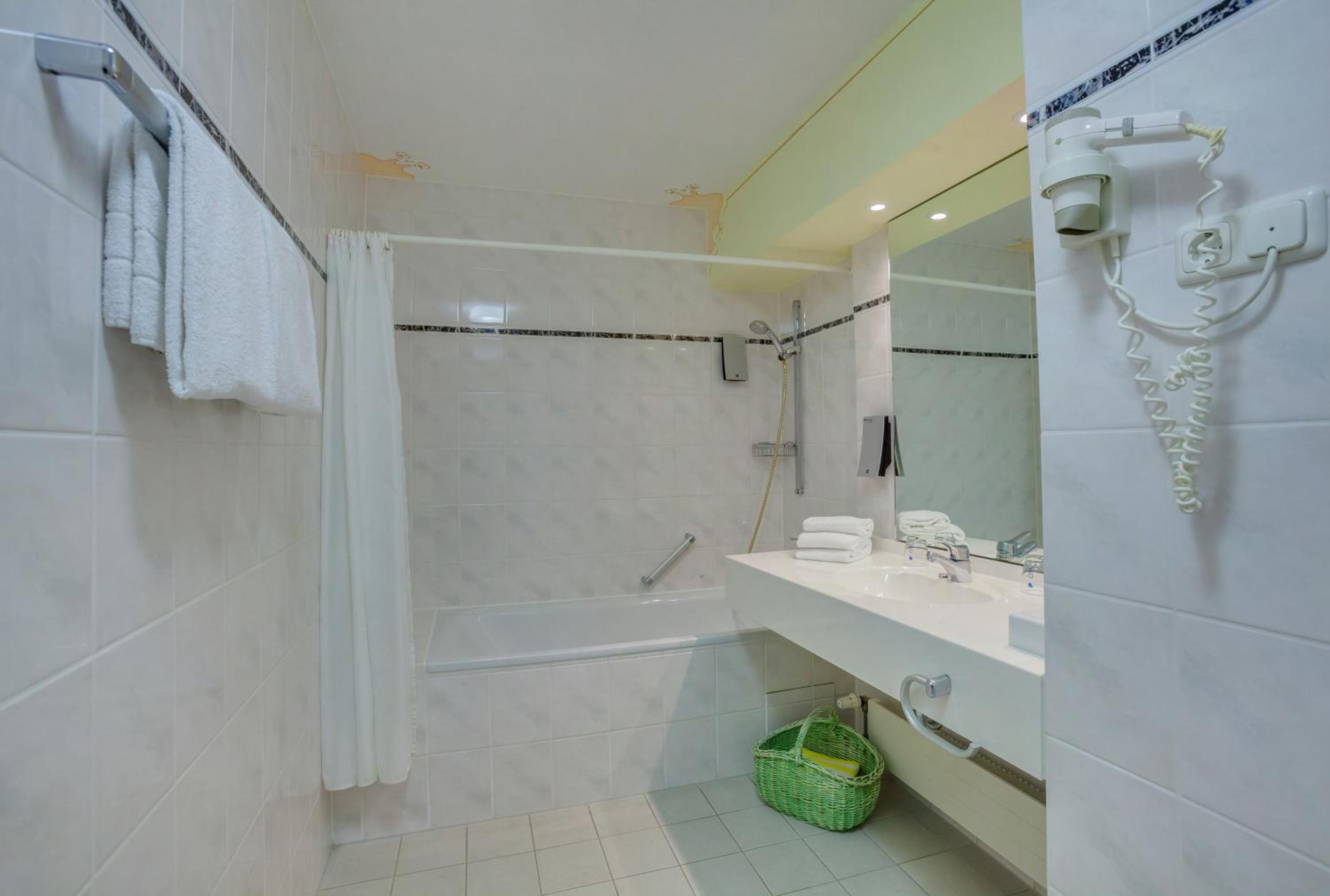 Standard Double Room - Photo 2