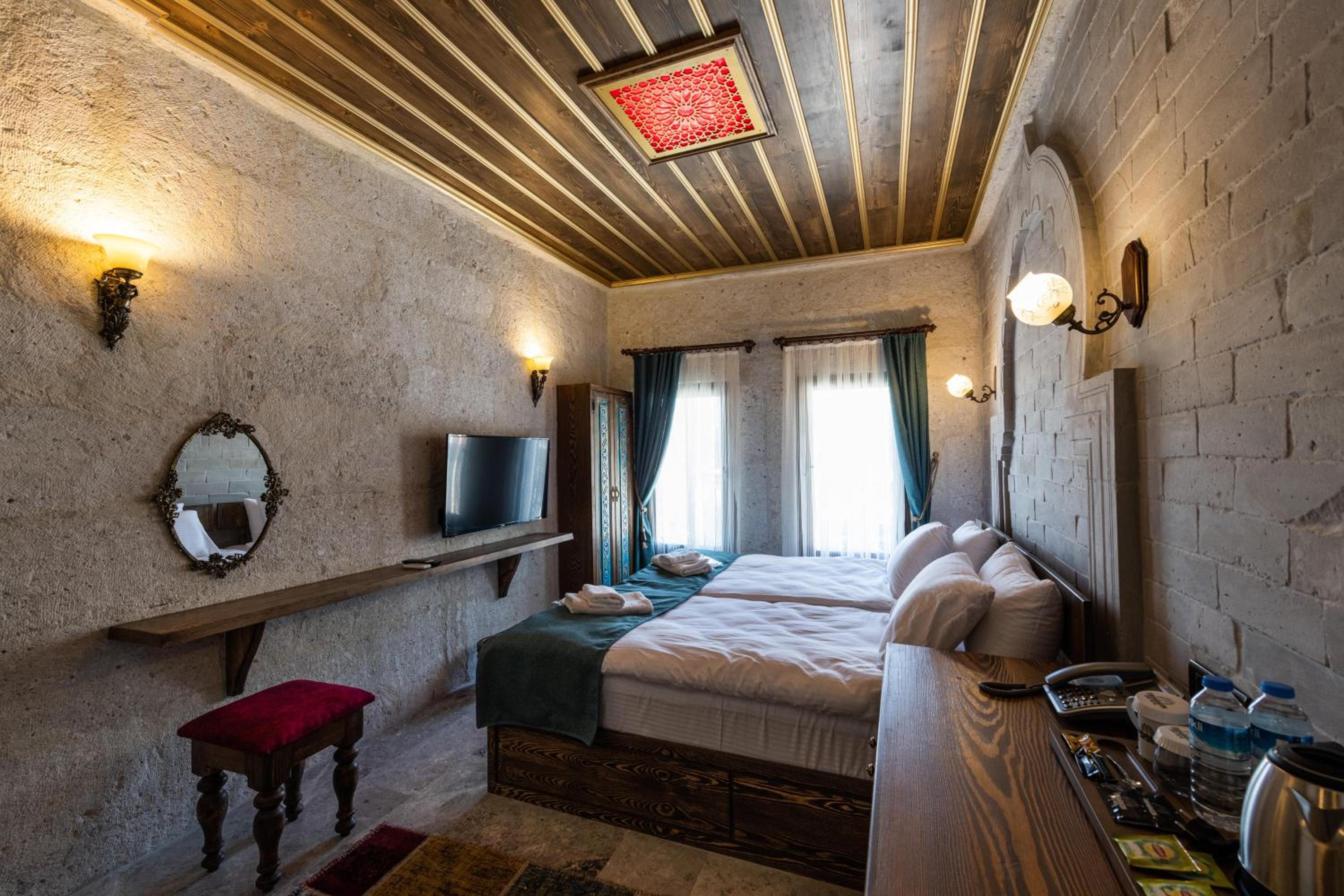 Deluxe Double or Twin Room - Photo 2