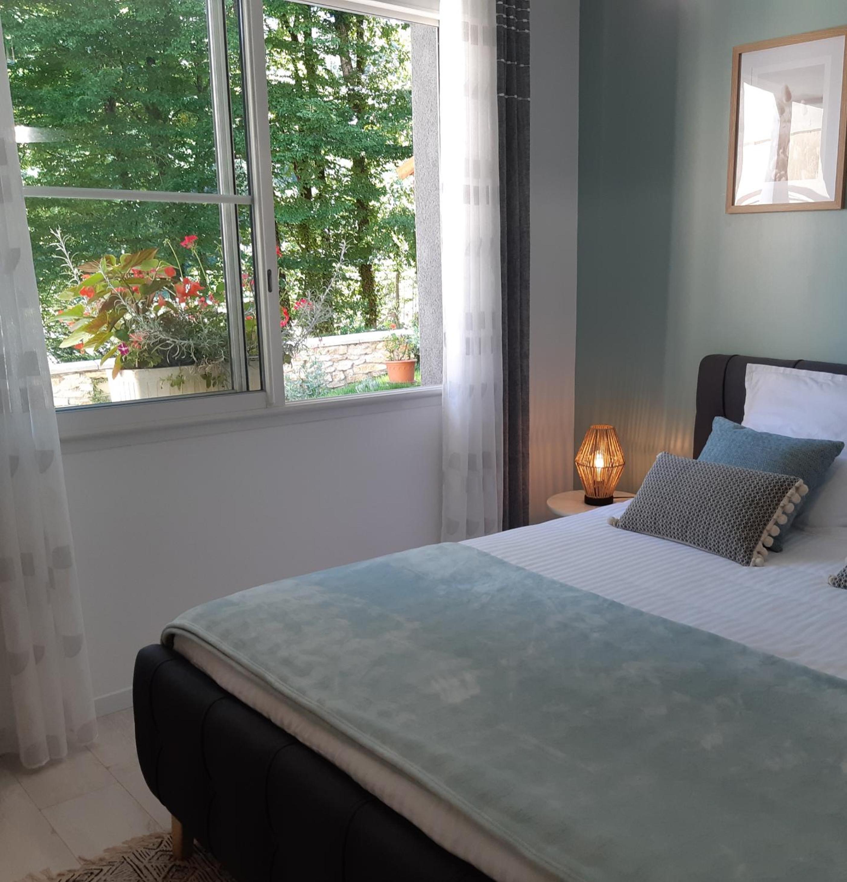 King Room with Garden View - Photo 7
