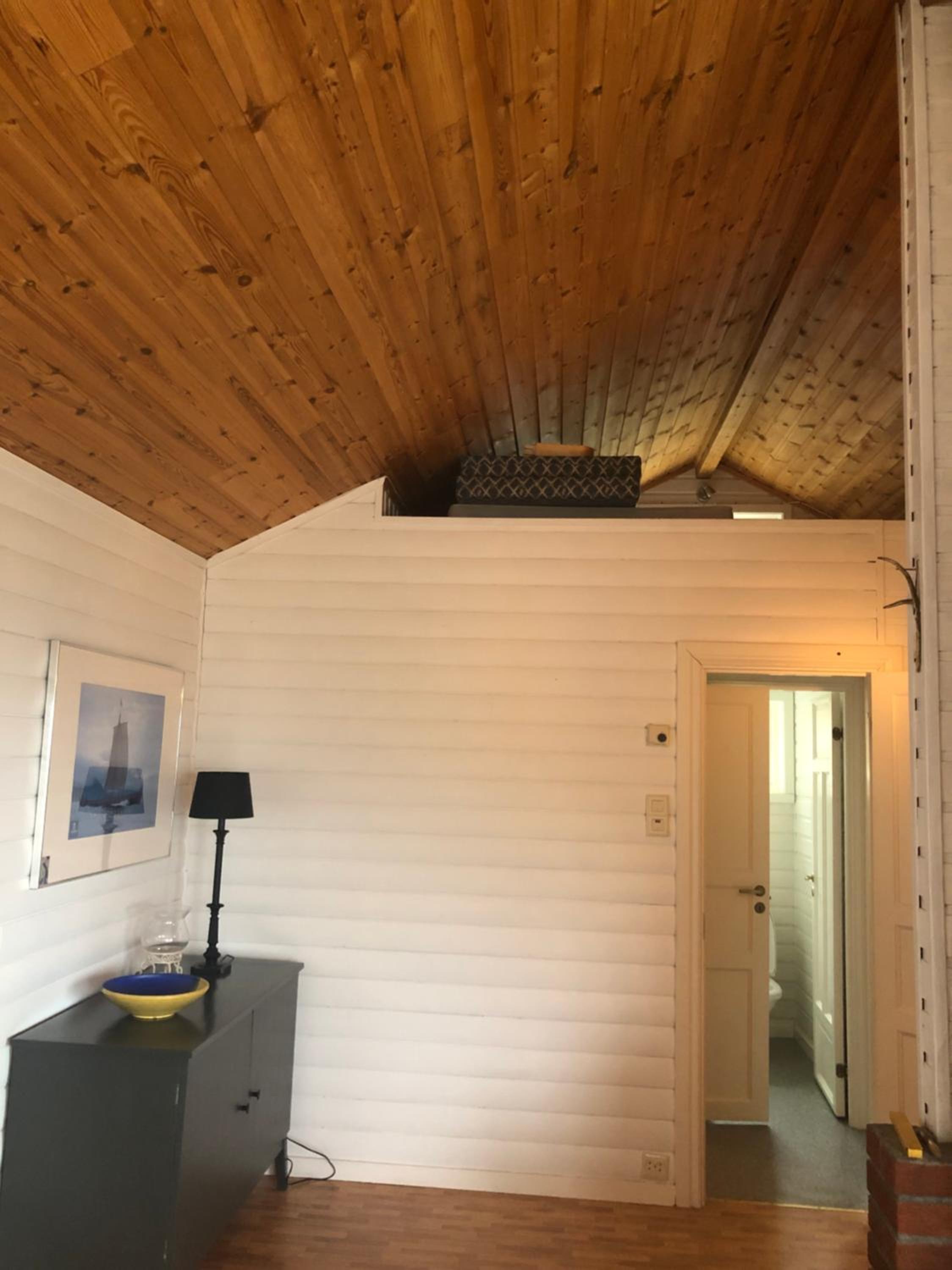 Two-Bedroom House - Photo 9
