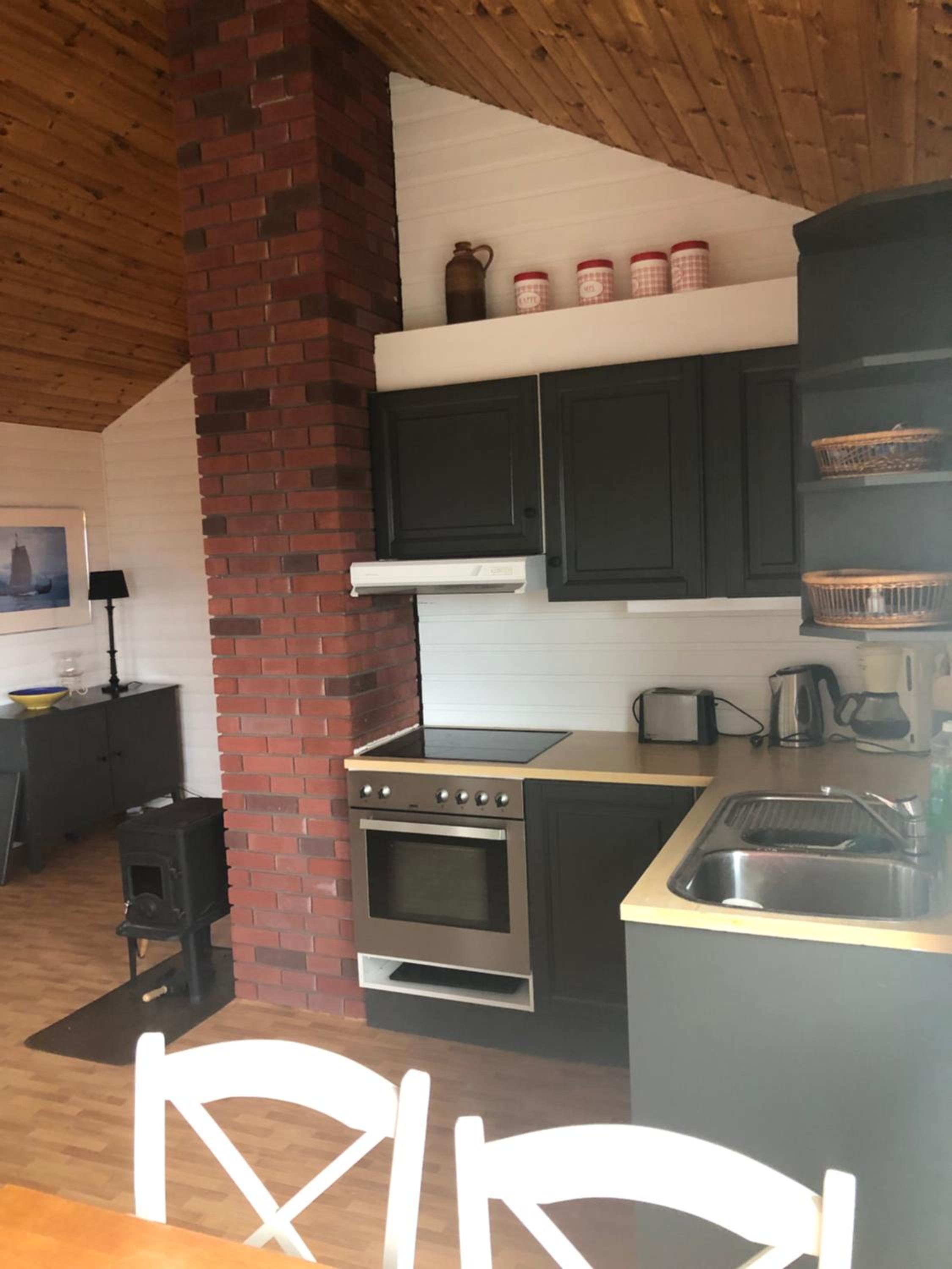 Two-Bedroom House - Photo 13