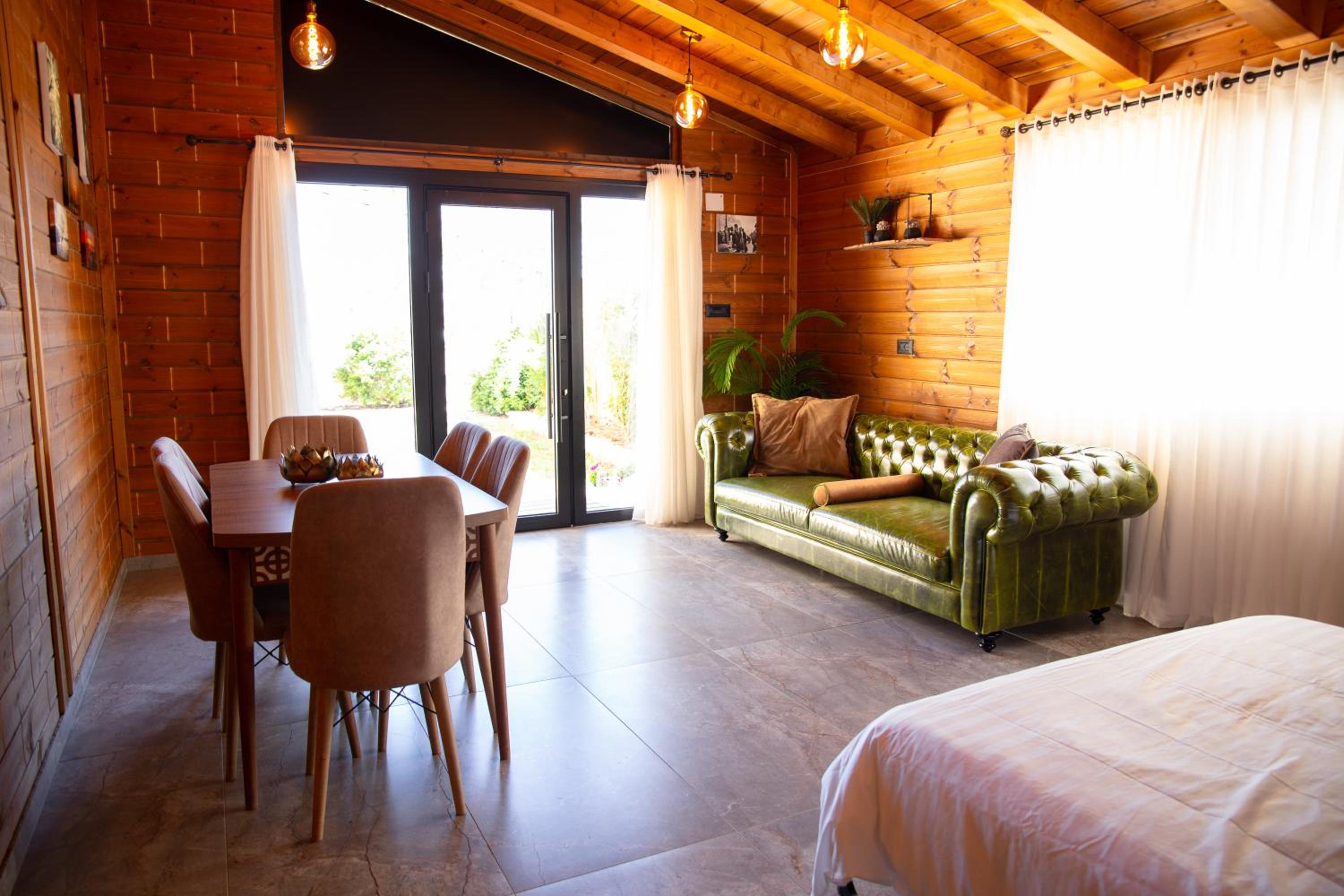 One-Bedroom Chalet - Photo 2