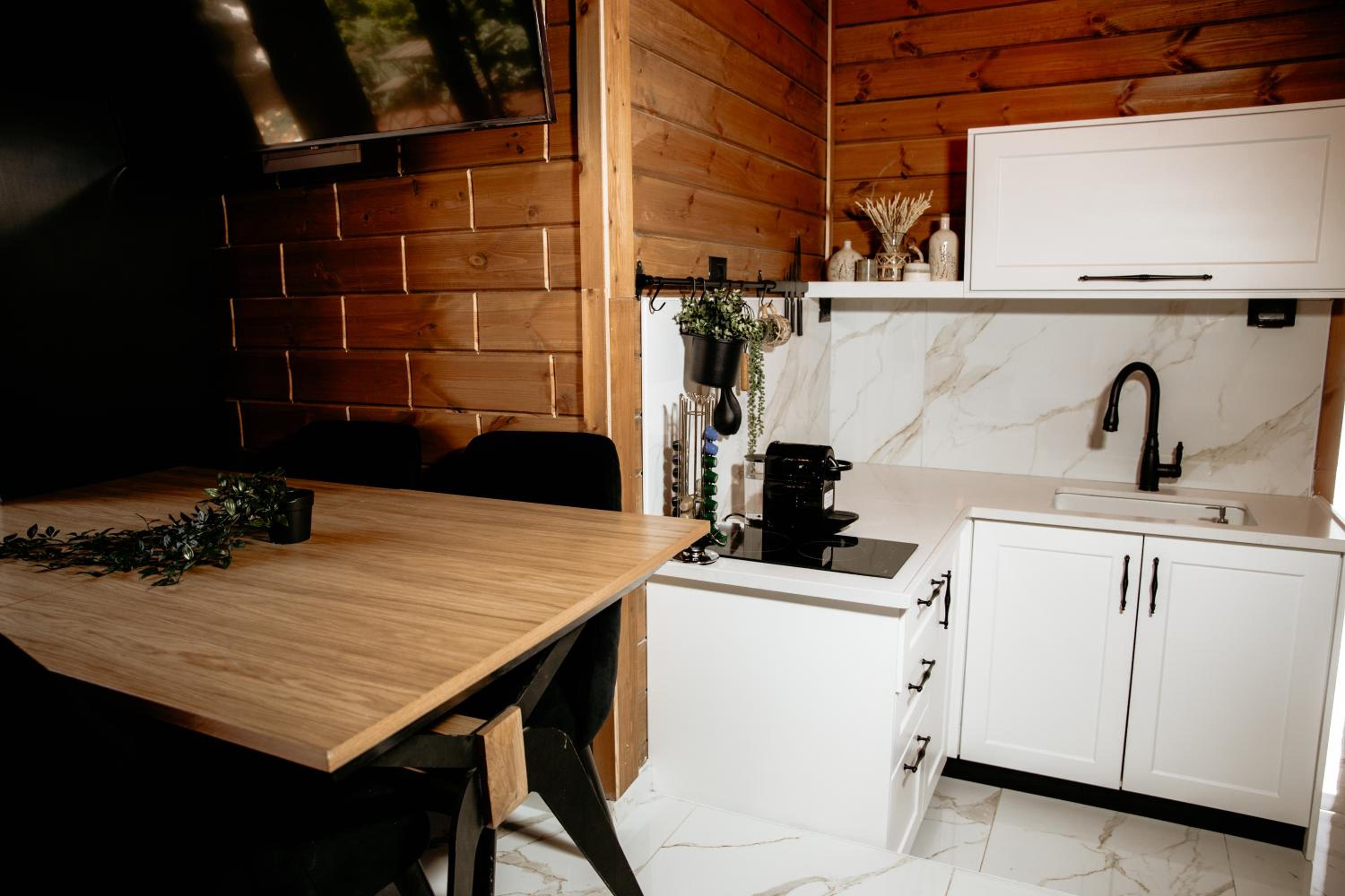 One-Bedroom Chalet - Photo 3