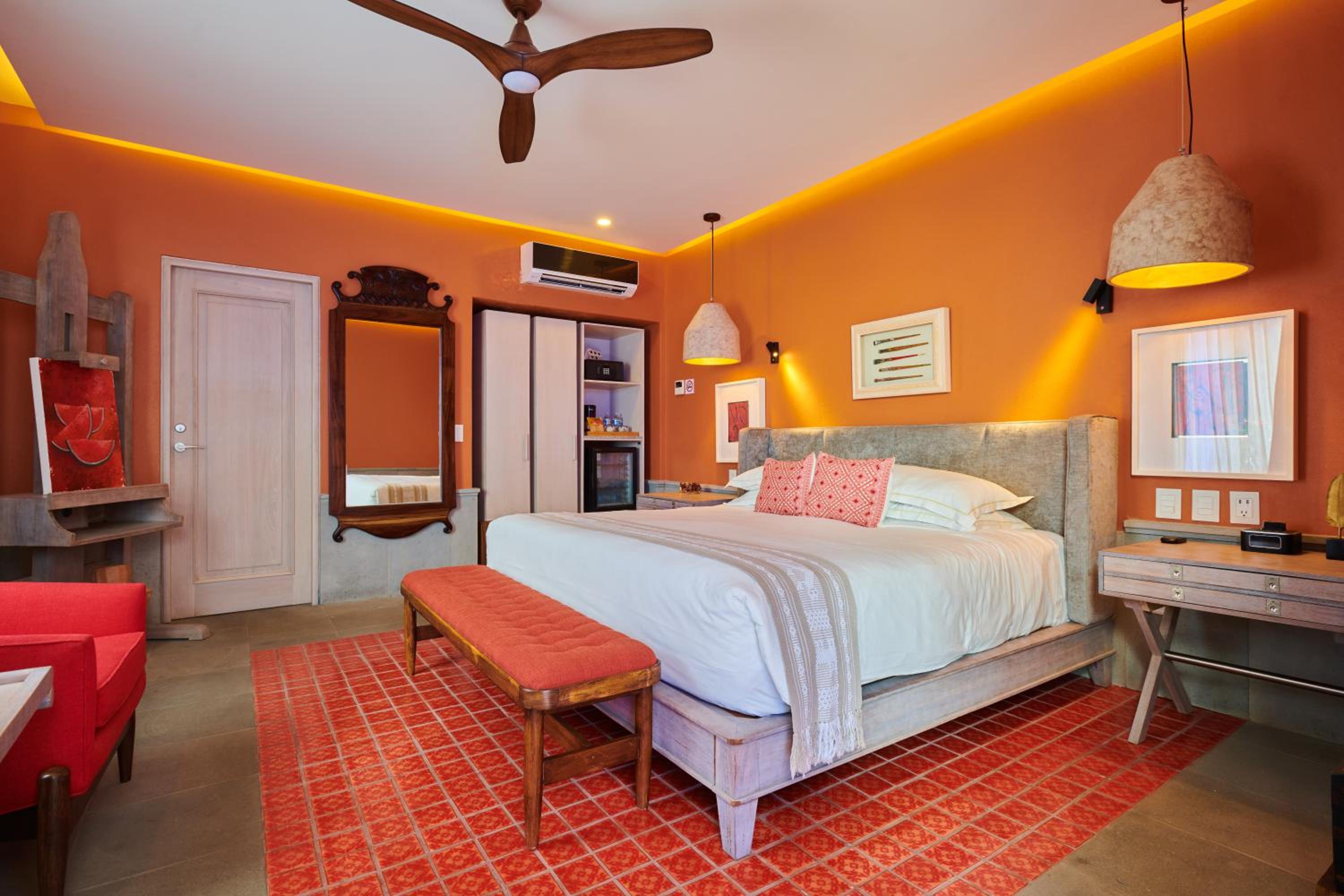 Standard Suite - Photo 1