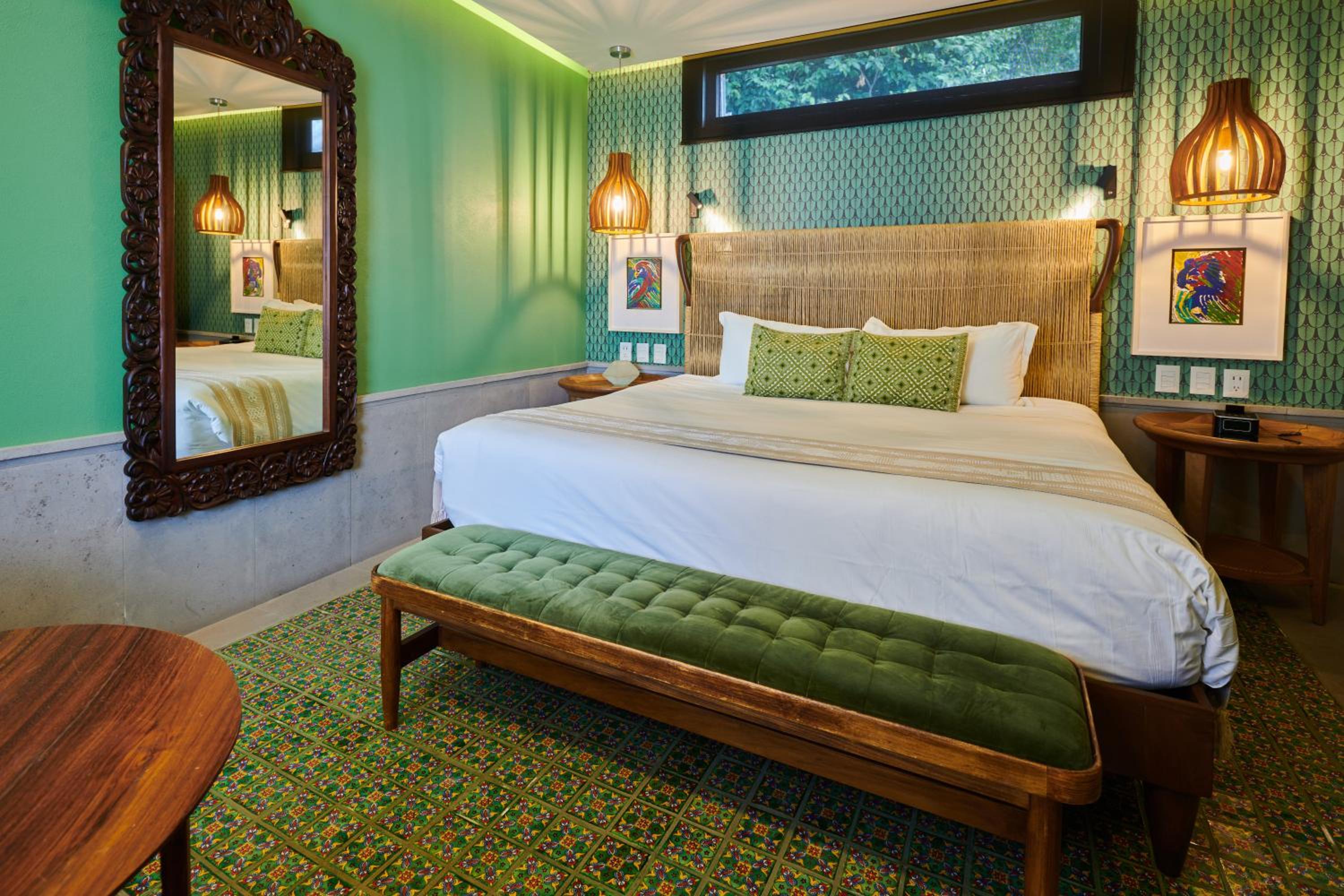 Standard Suite - Photo 12