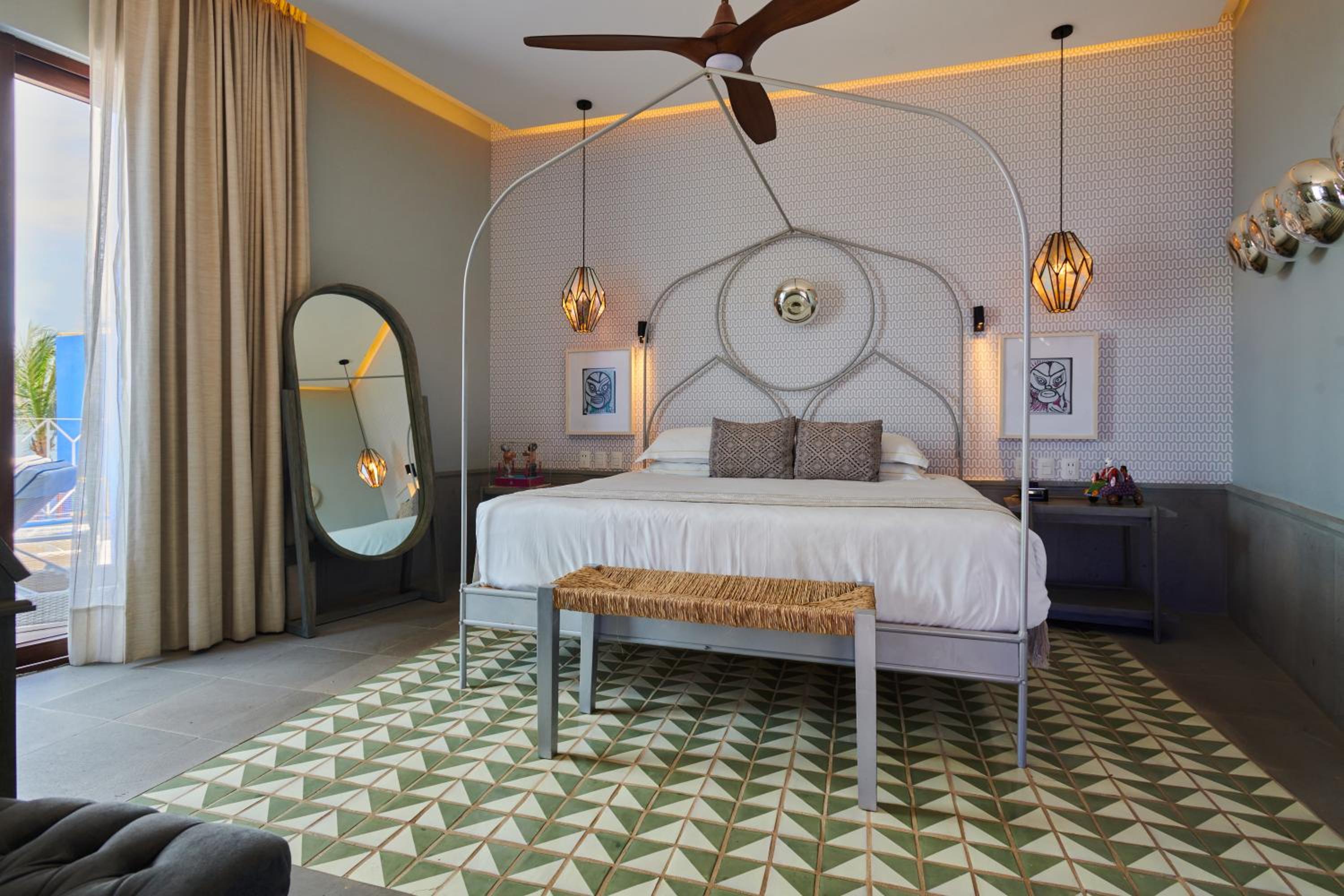 Deluxe Suite - Photo 6