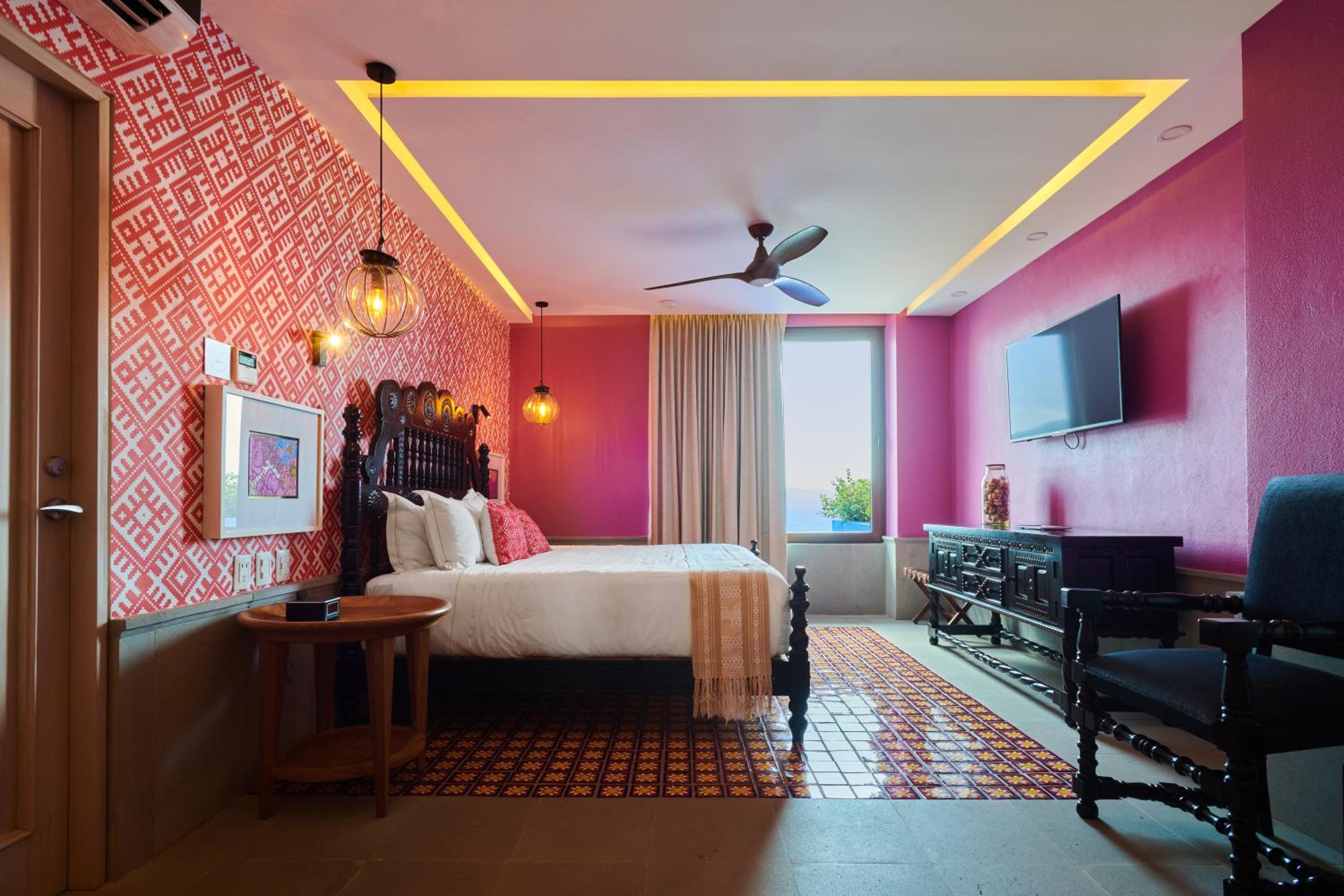 Deluxe Suite - Photo 9