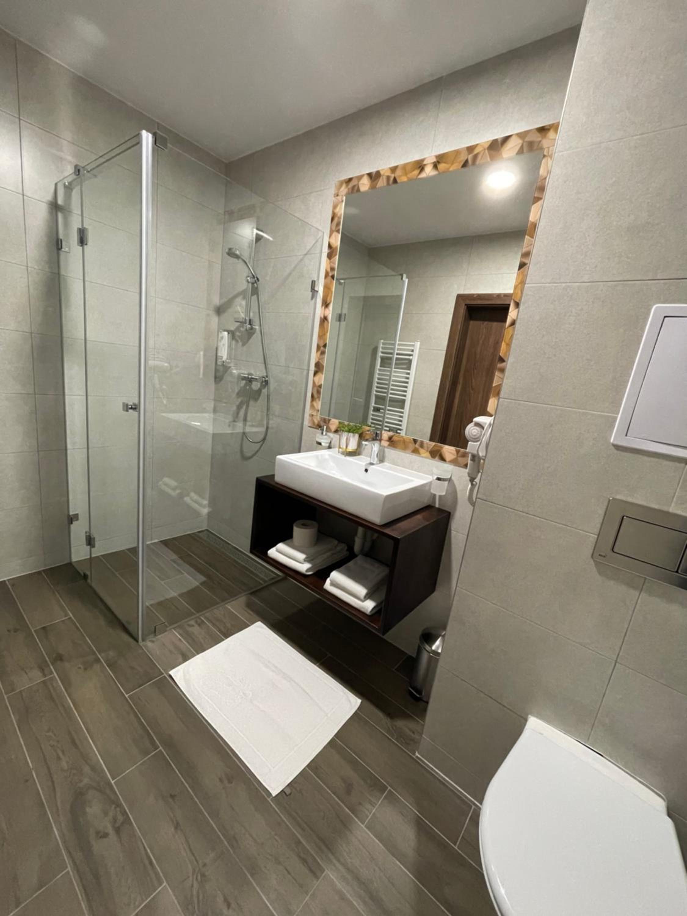 Double or Twin Room - Photo 1