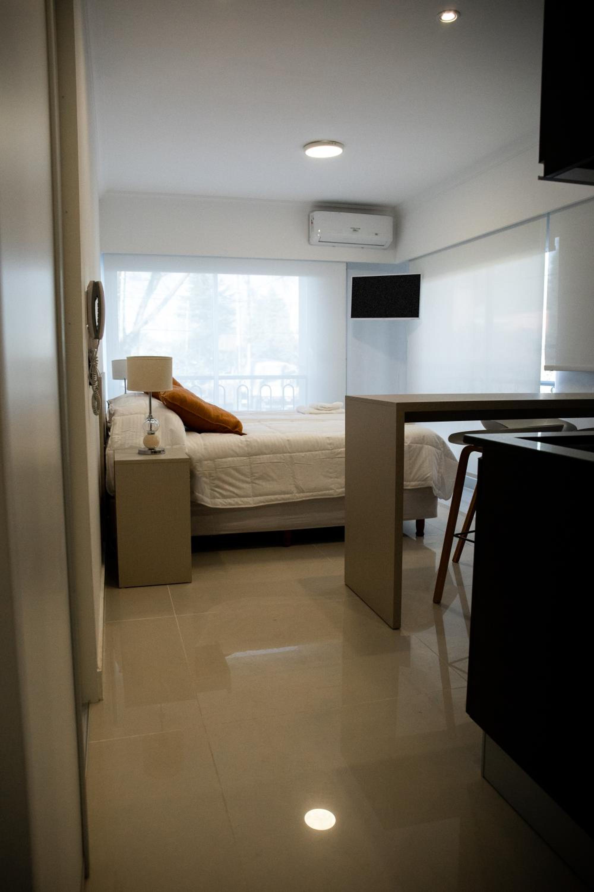 One-Bedroom Apartment photo 1