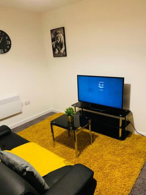 One-Bedroom Apartment photo 3