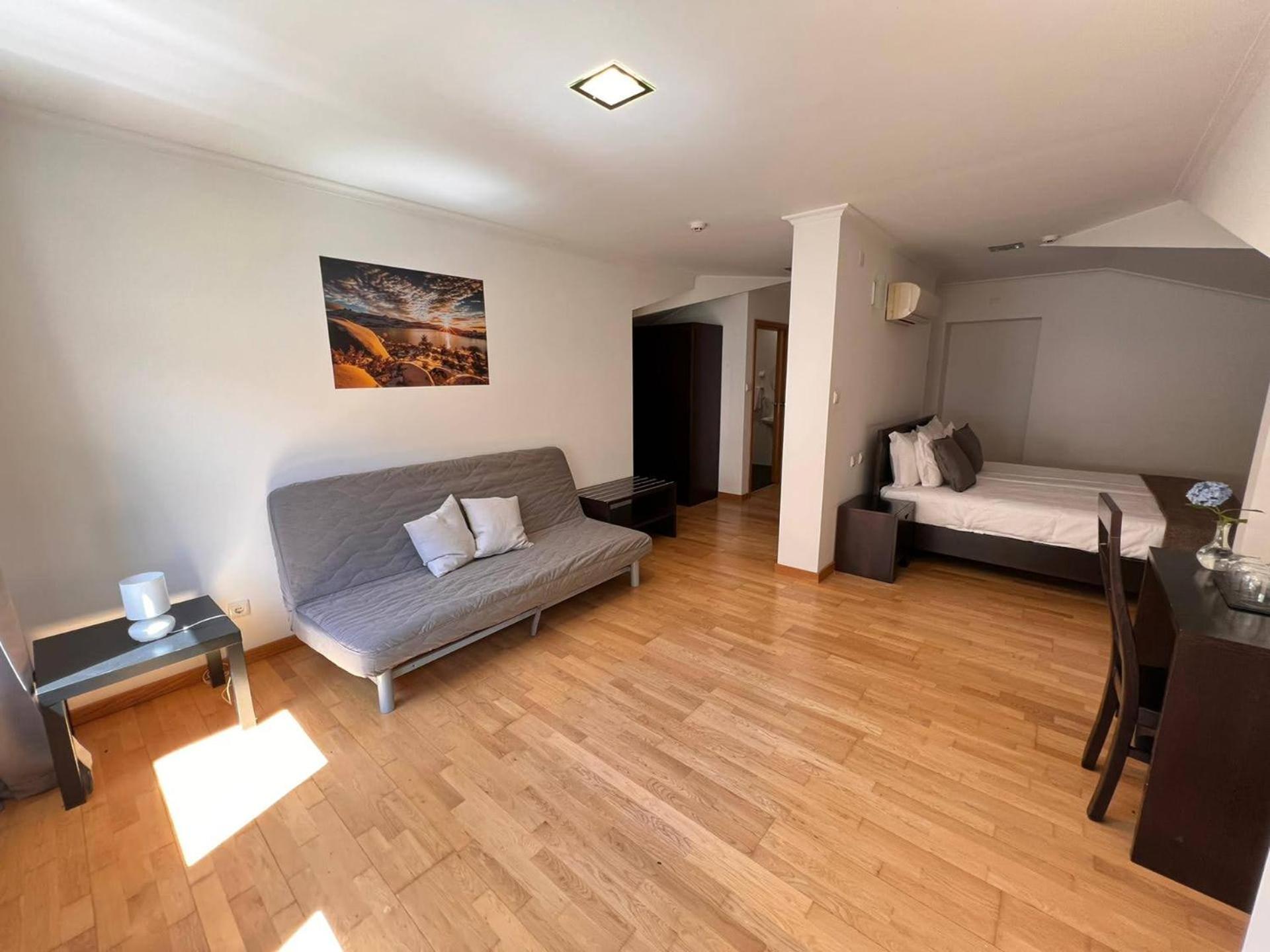 Family Room - Disability Access - Photo 1