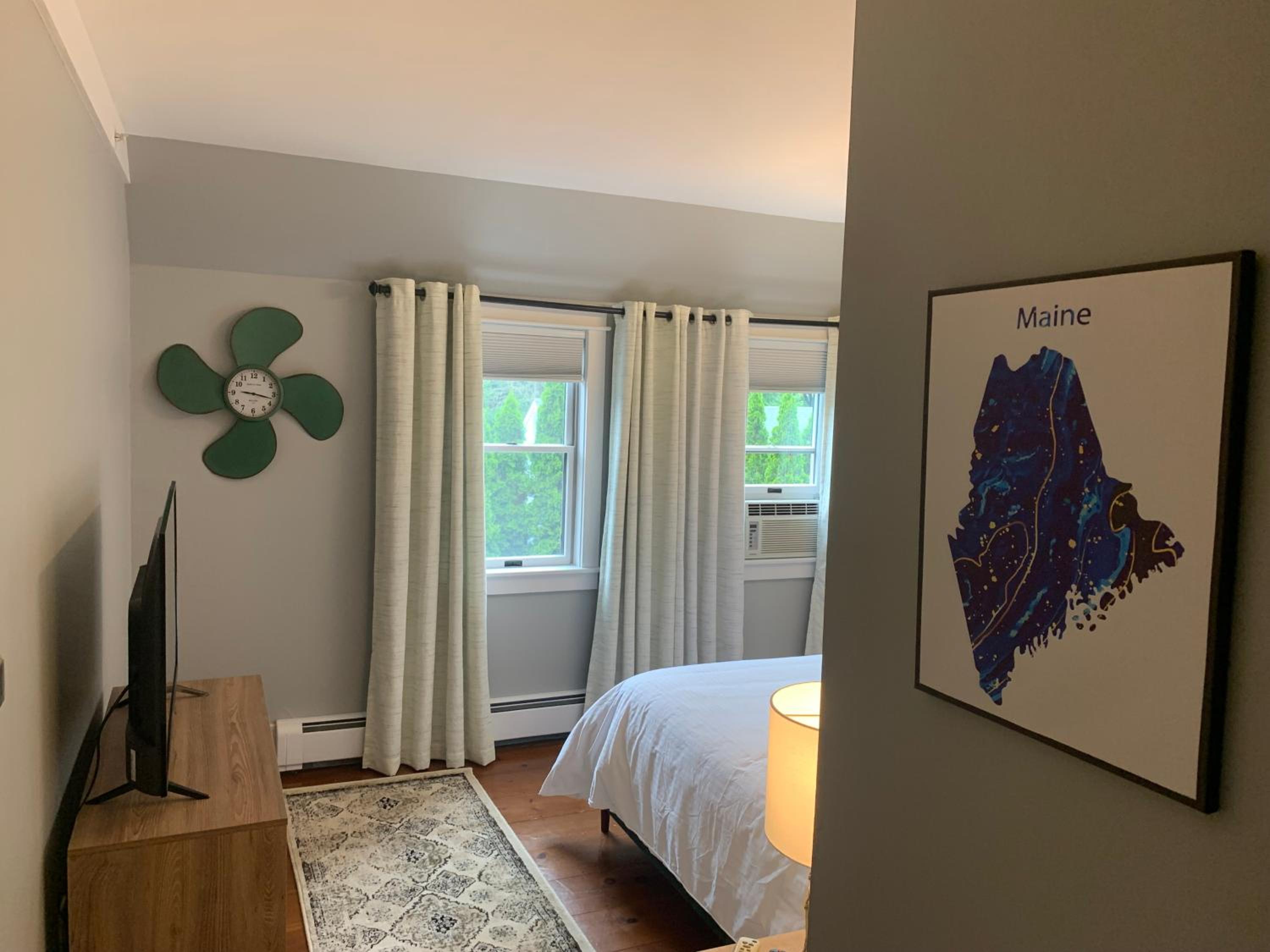 Deluxe Queen Room