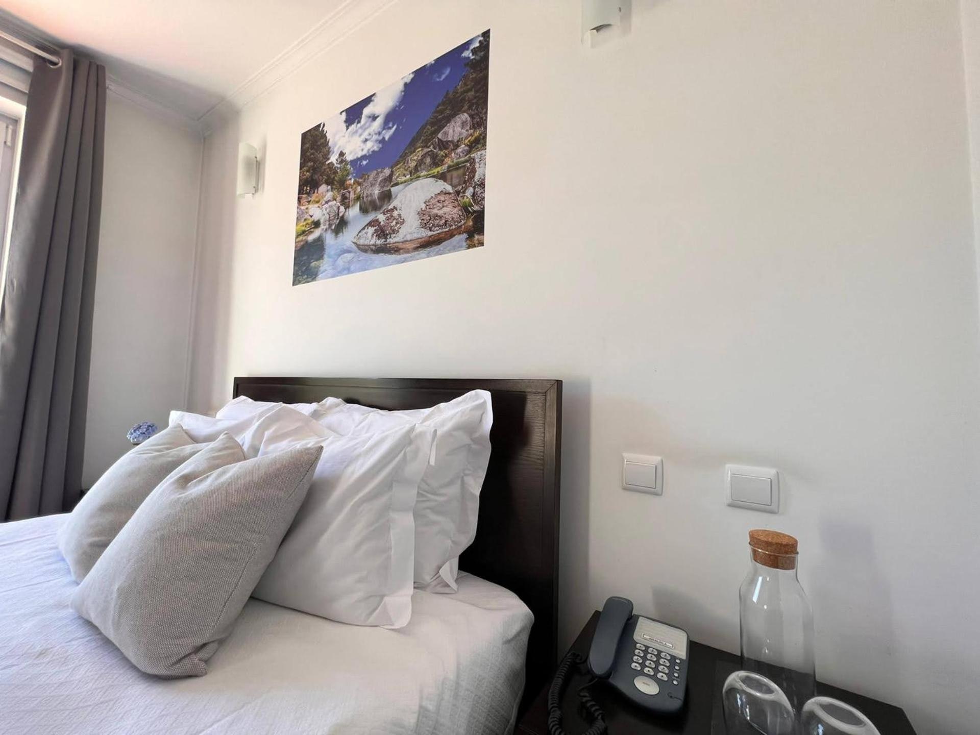 Double or Twin Room with Balcony - Photo 1