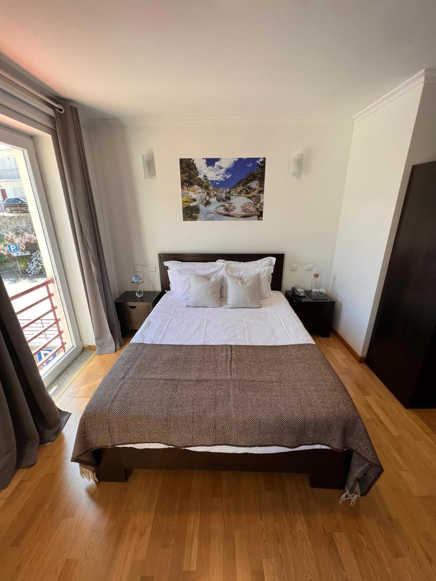 Double or Twin Room with Balcony - Photo 7