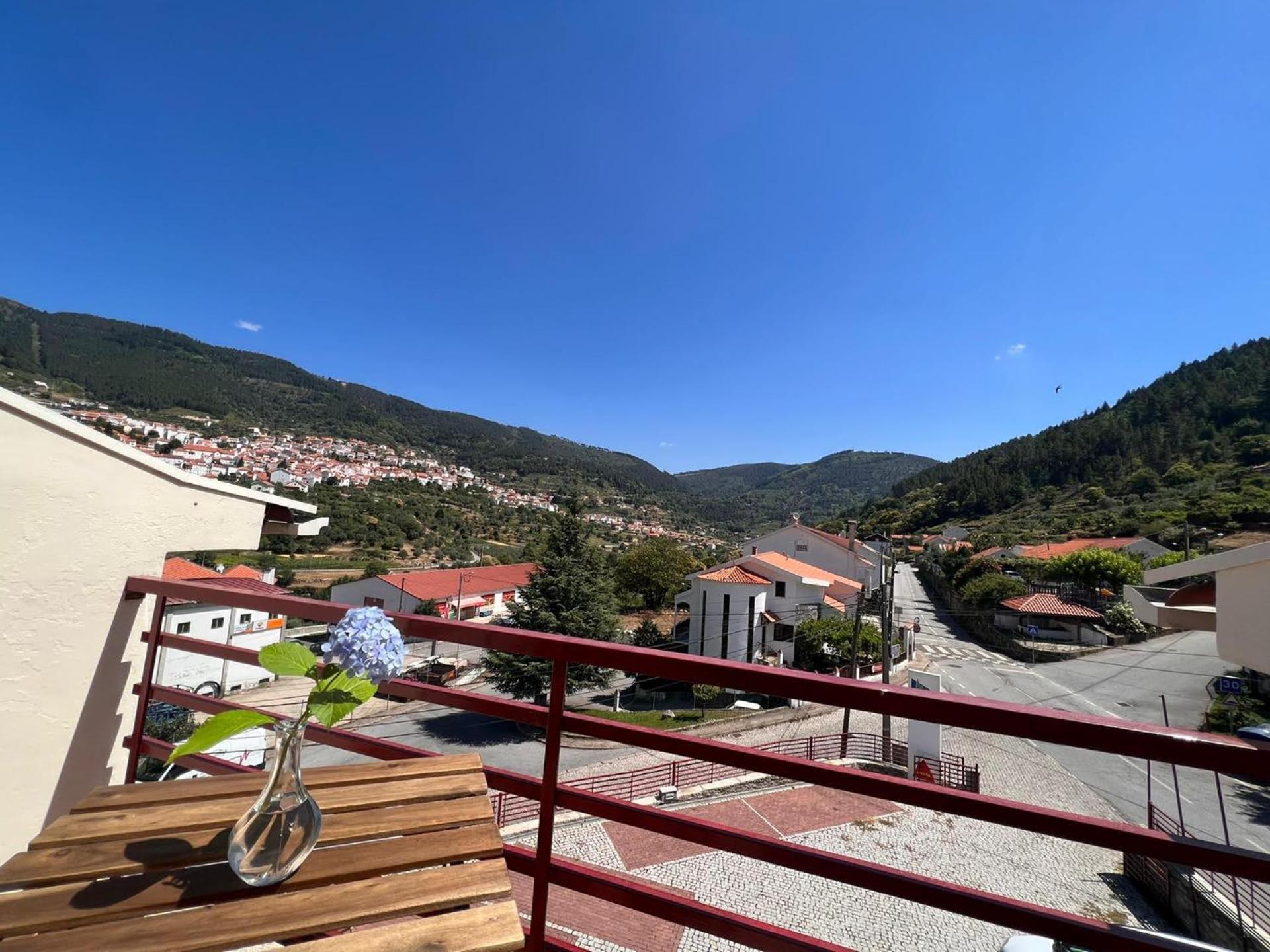 Double or Twin Room with Balcony - Photo 8