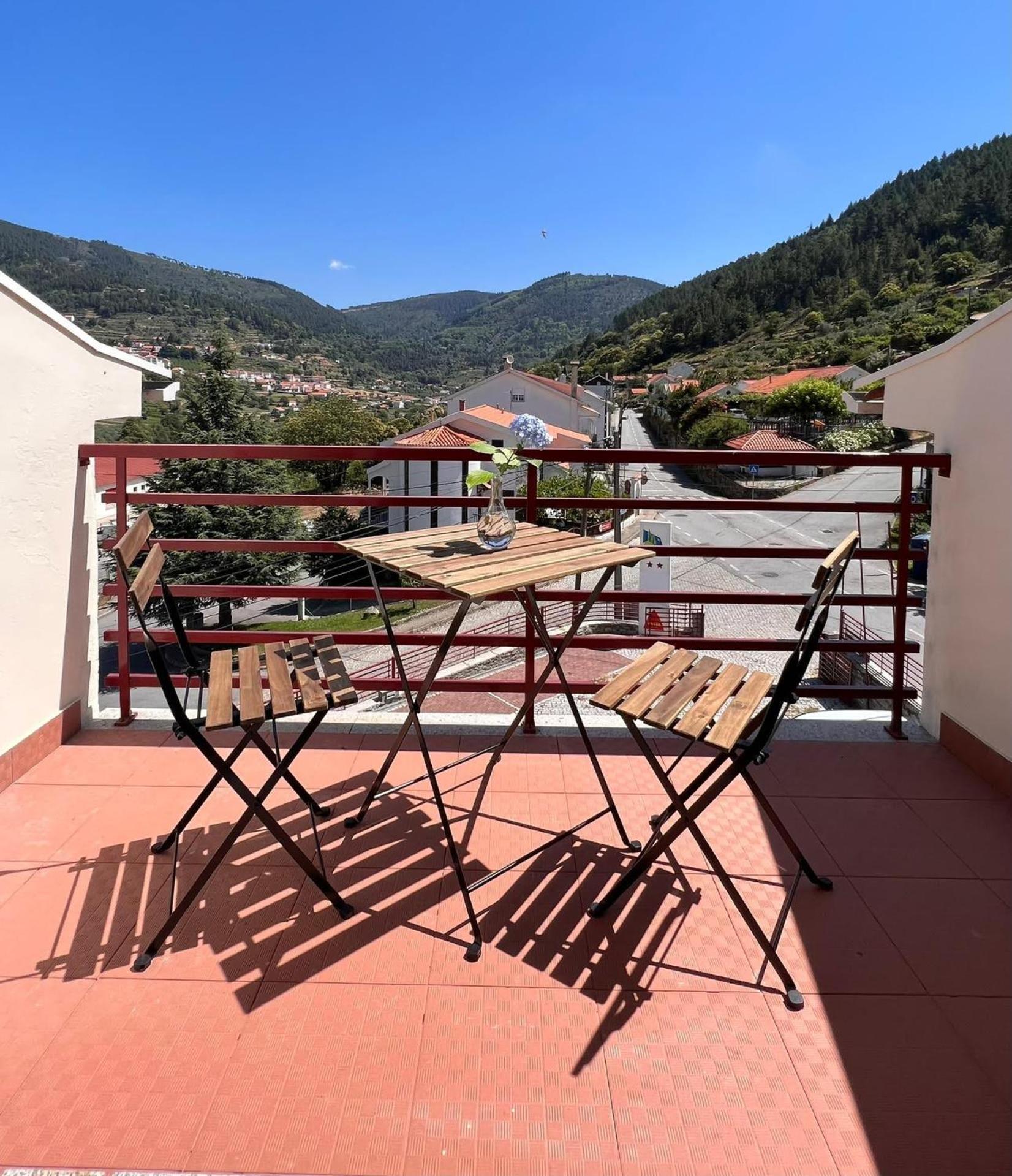 Double or Twin Room with Balcony - Photo 9