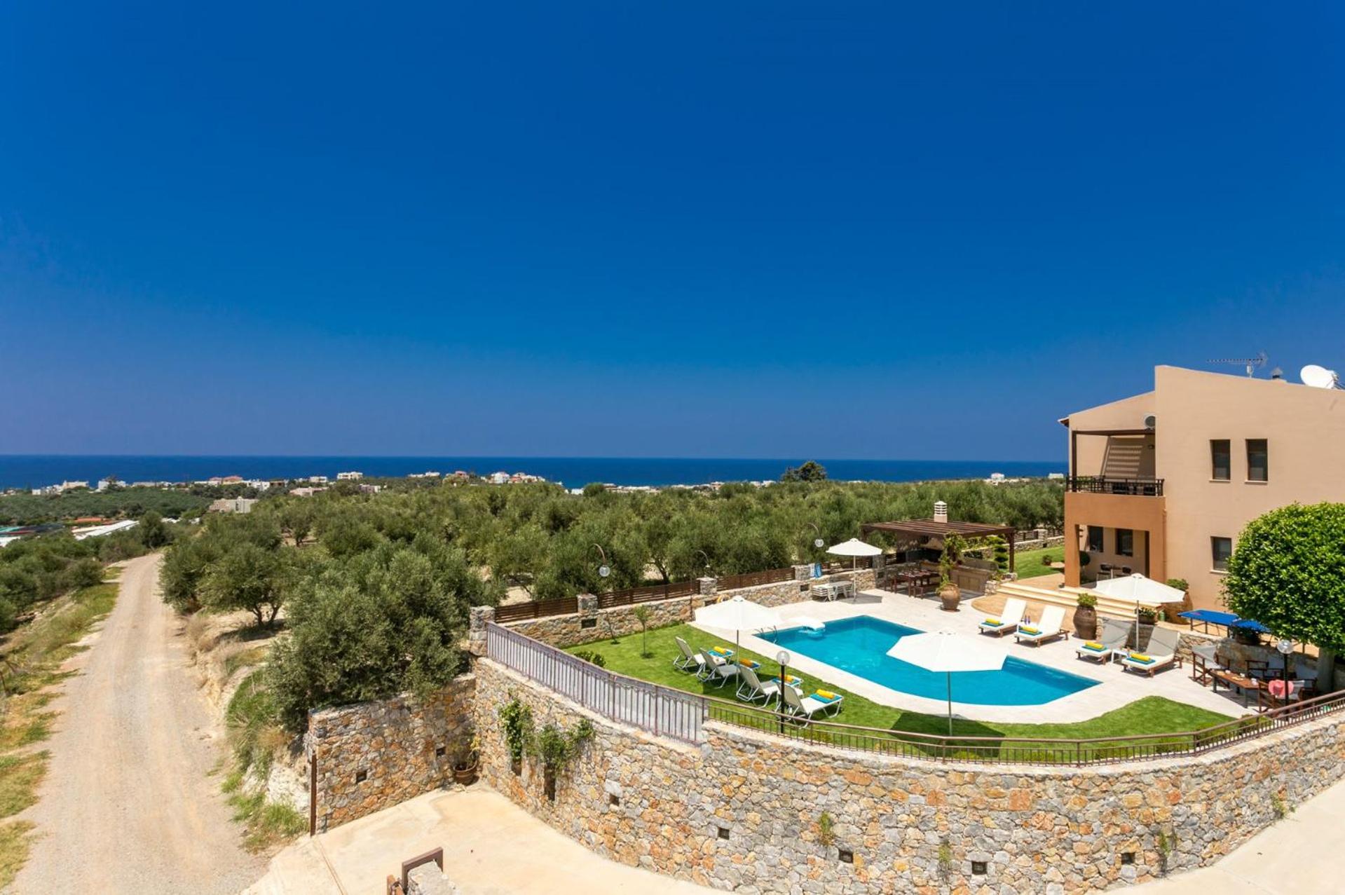 Villa photo 2