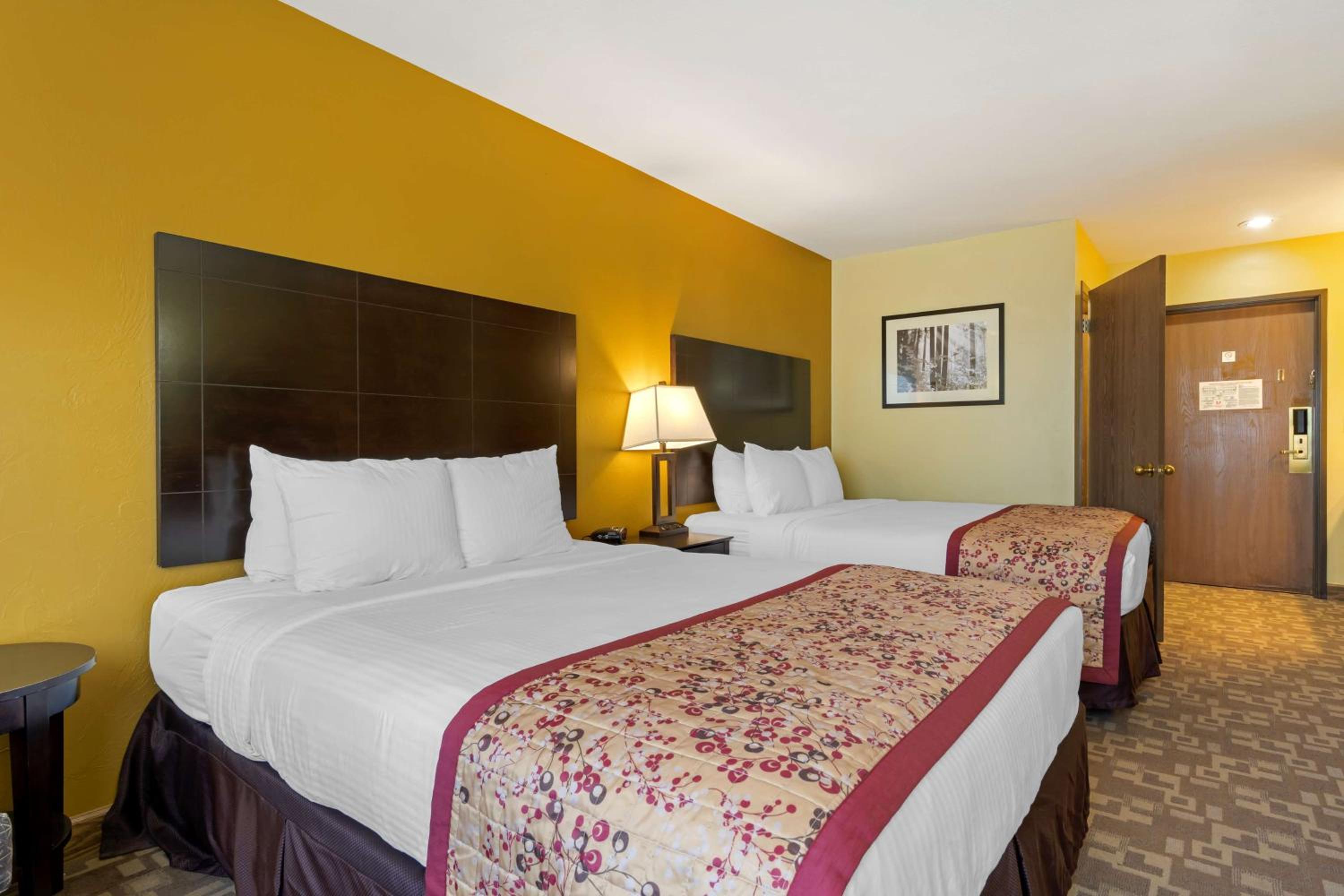 Queen Room with Two Queen Beds - Disability Access/Bath Tub photo 2