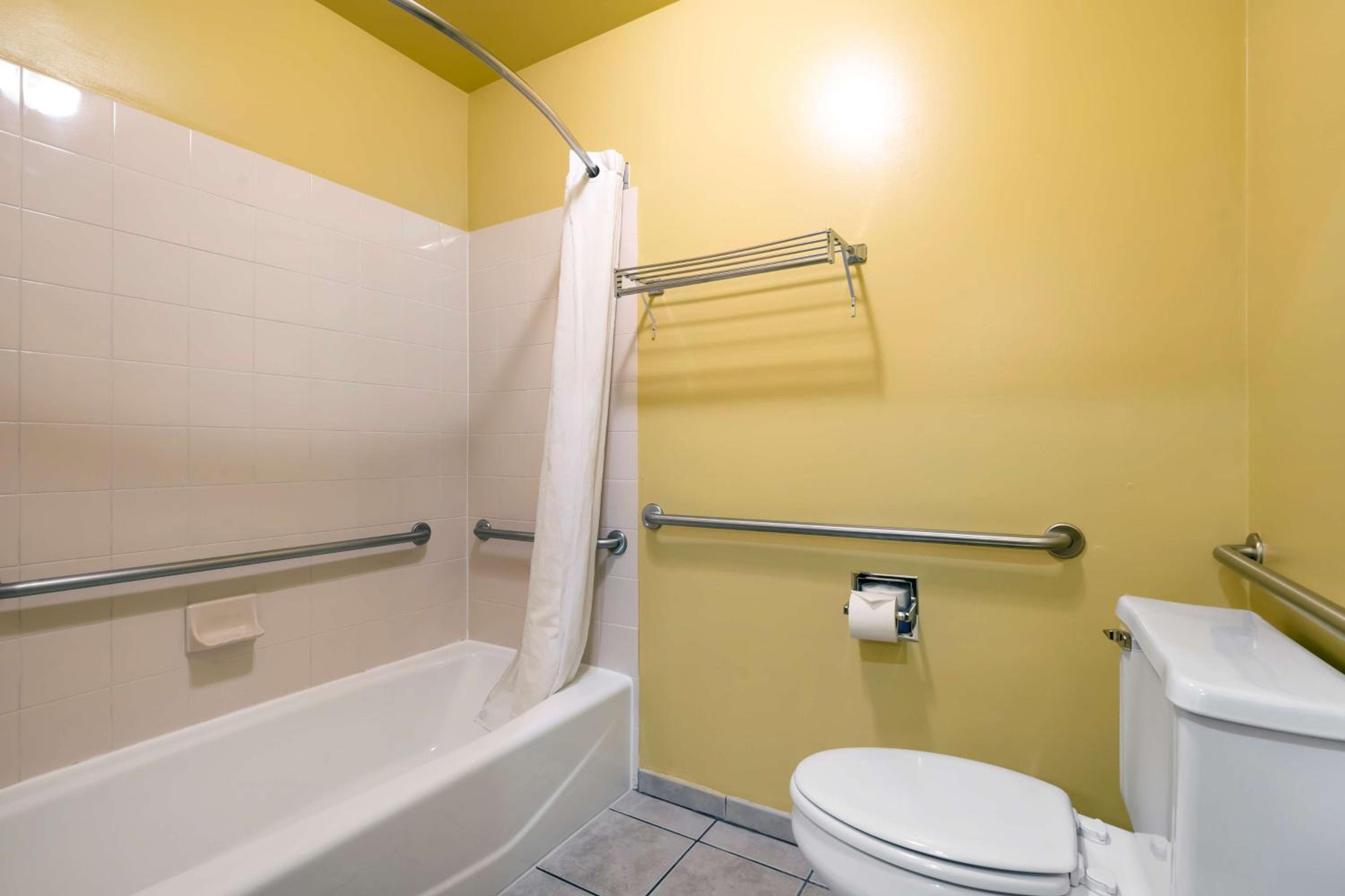 Queen Room with Two Queen Beds - Disability Access/Bath Tub photo 3