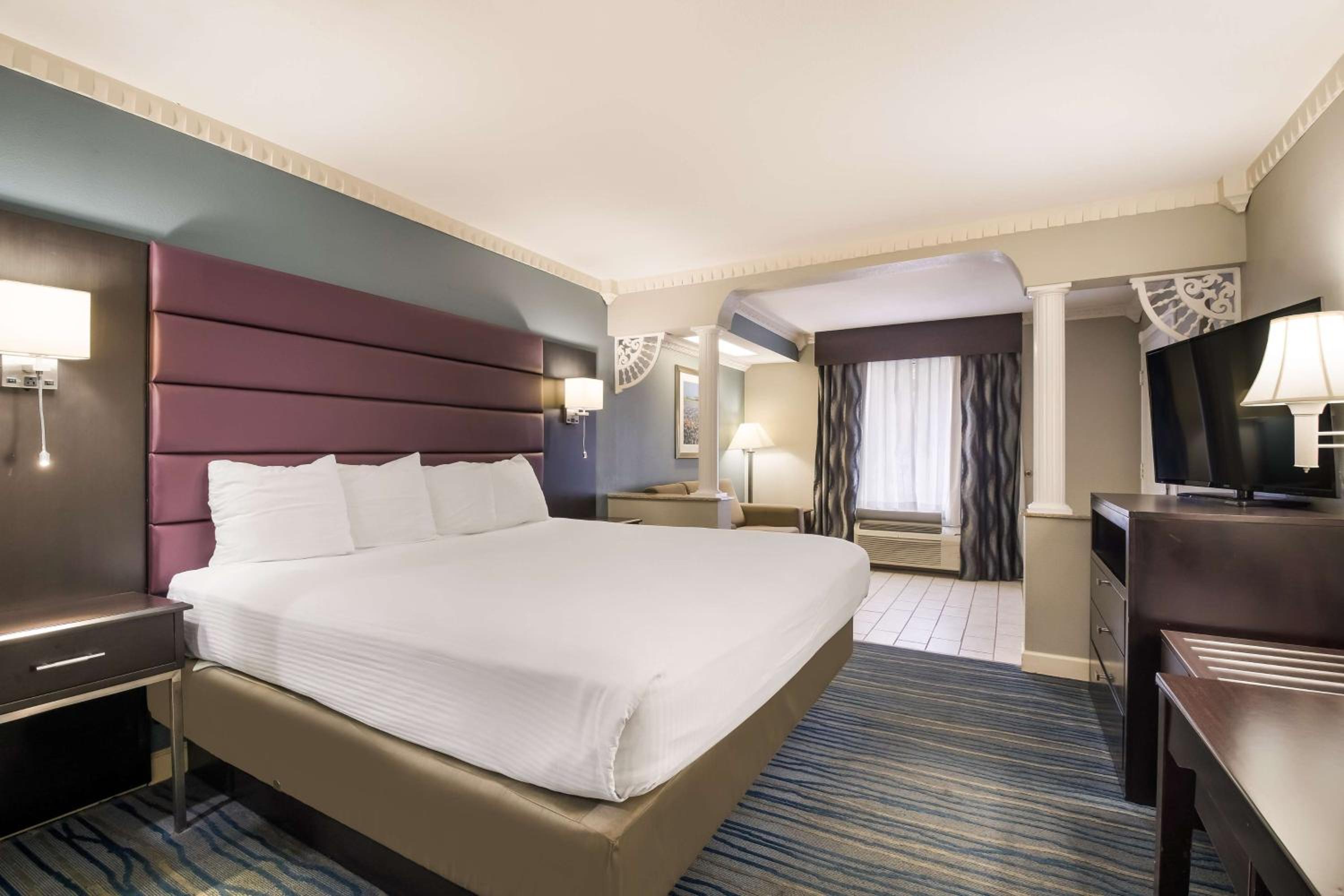 King Suite with Spa Bath