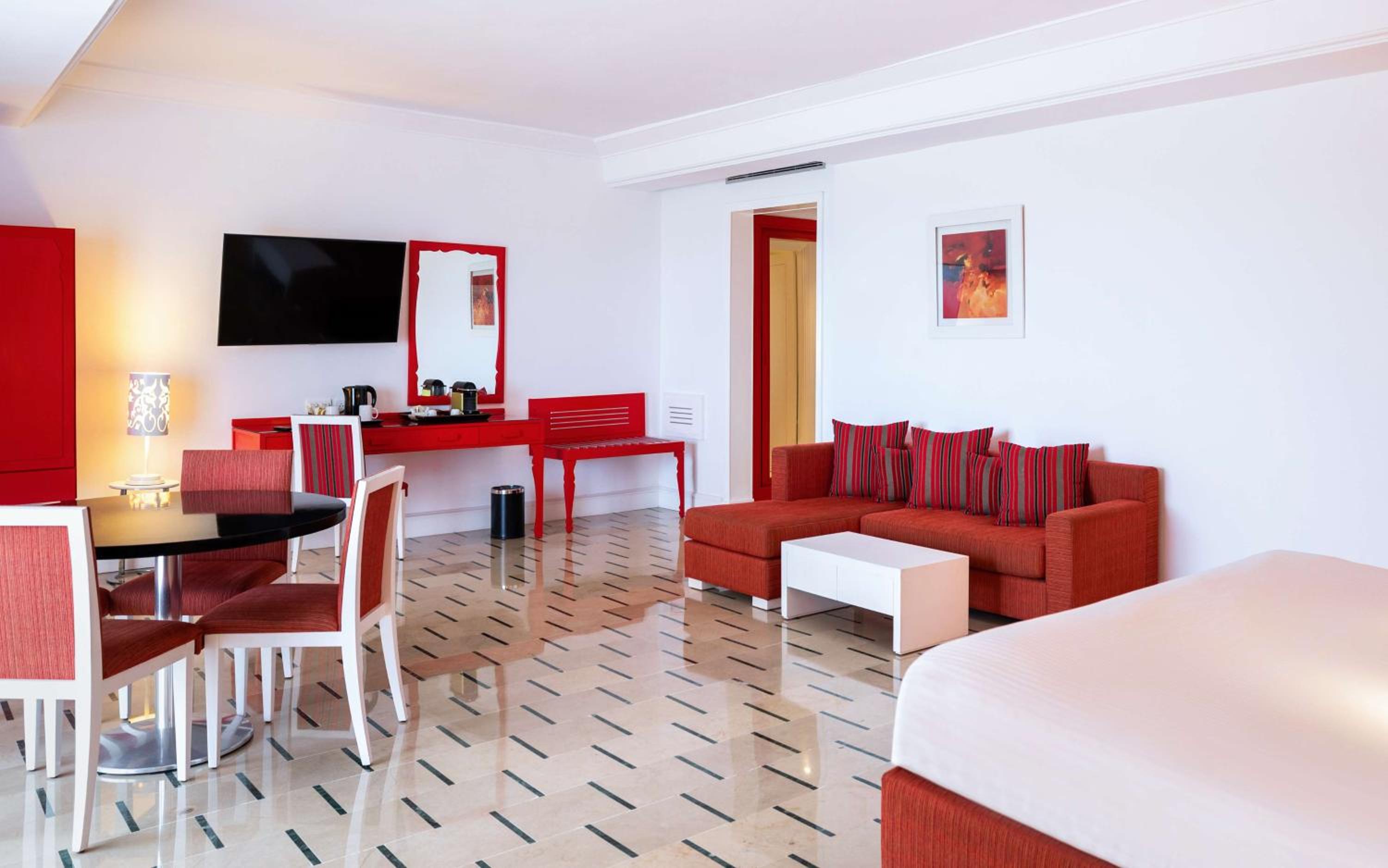 Suite Junior con Balcón y Vista al Mar