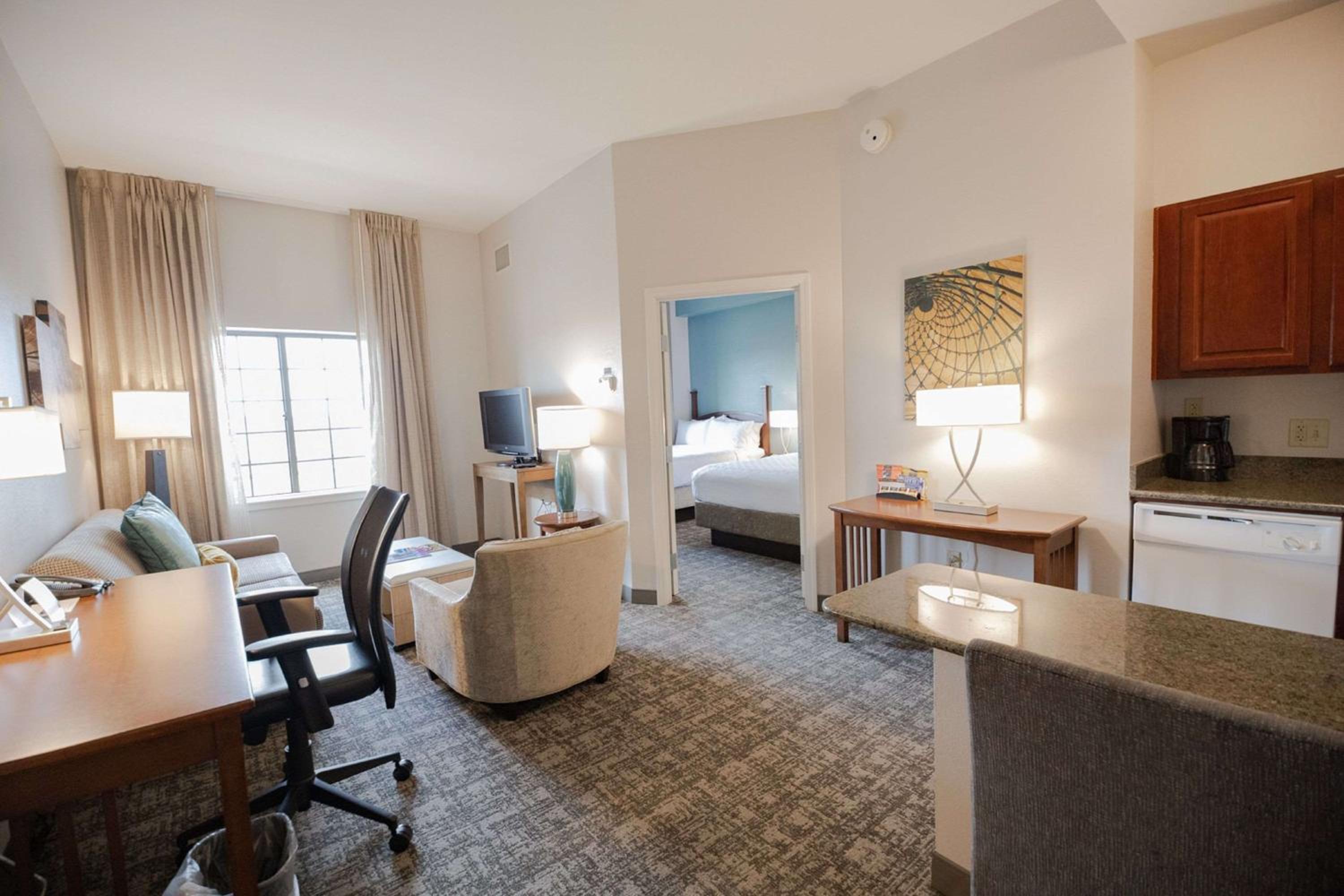 Two-Bedroom King Suite with Two Double Beds - Photo 5