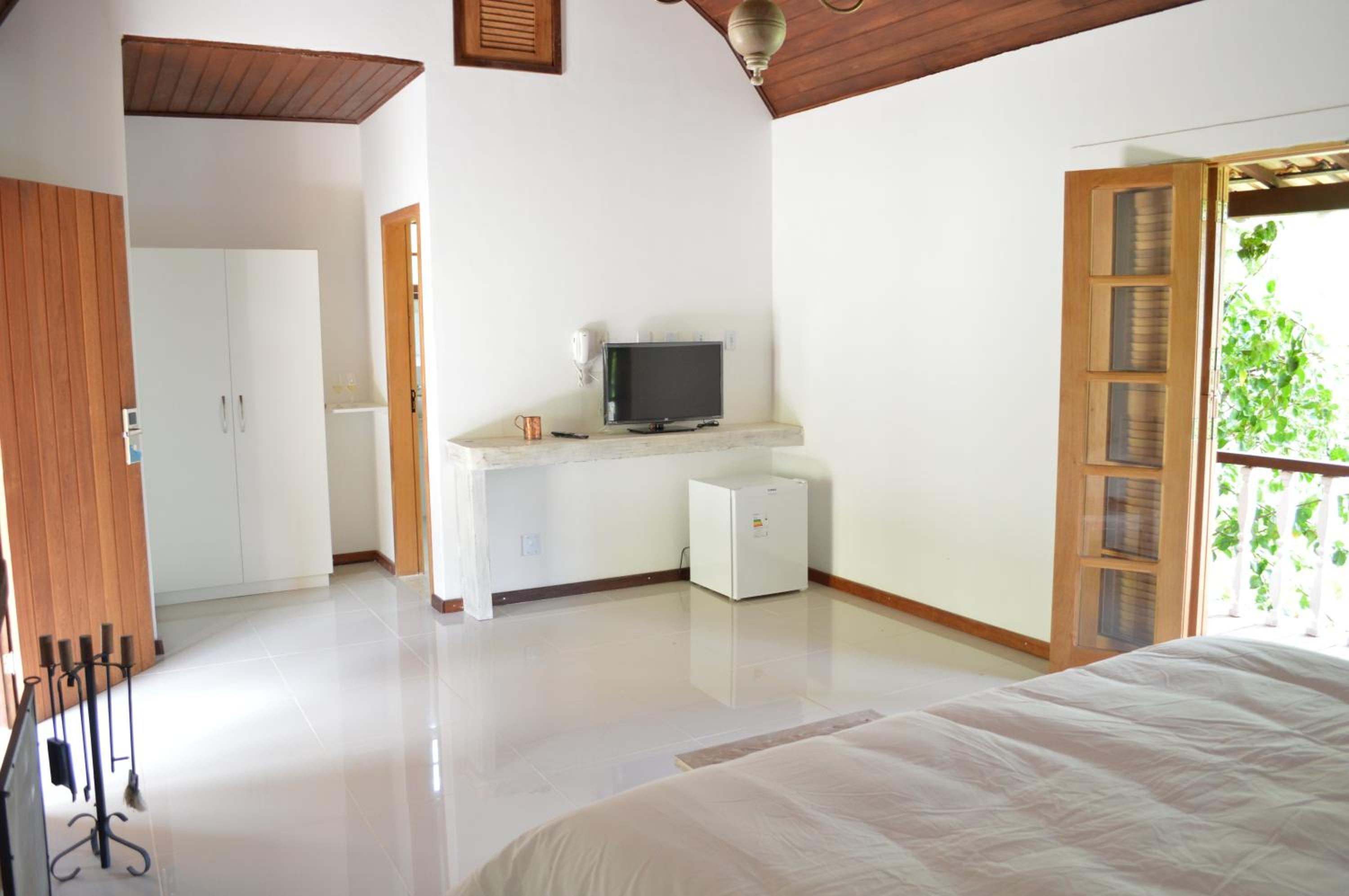 One-Bedroom Chalet with Spa Bath photo 2