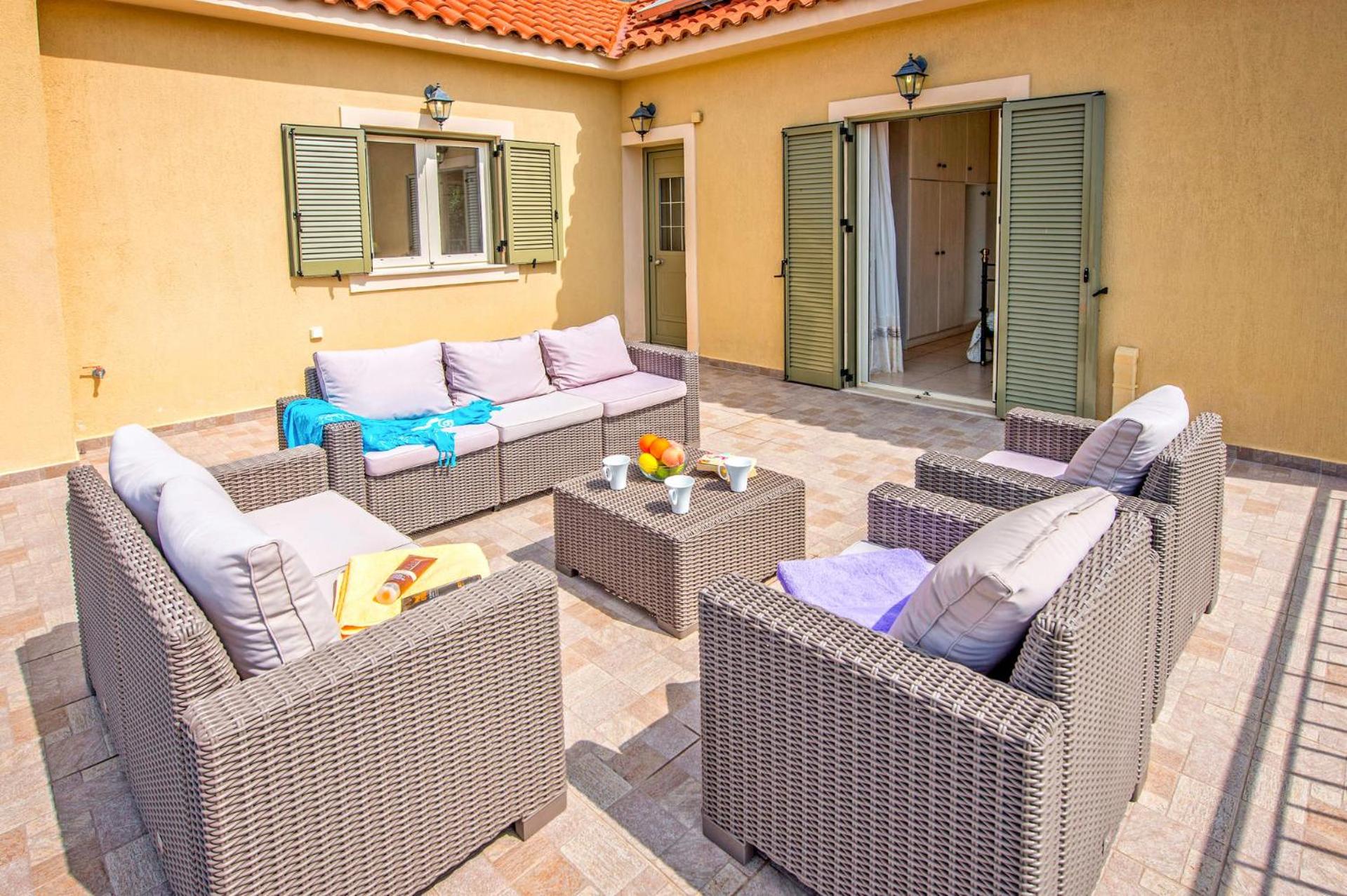 Villa photo 3