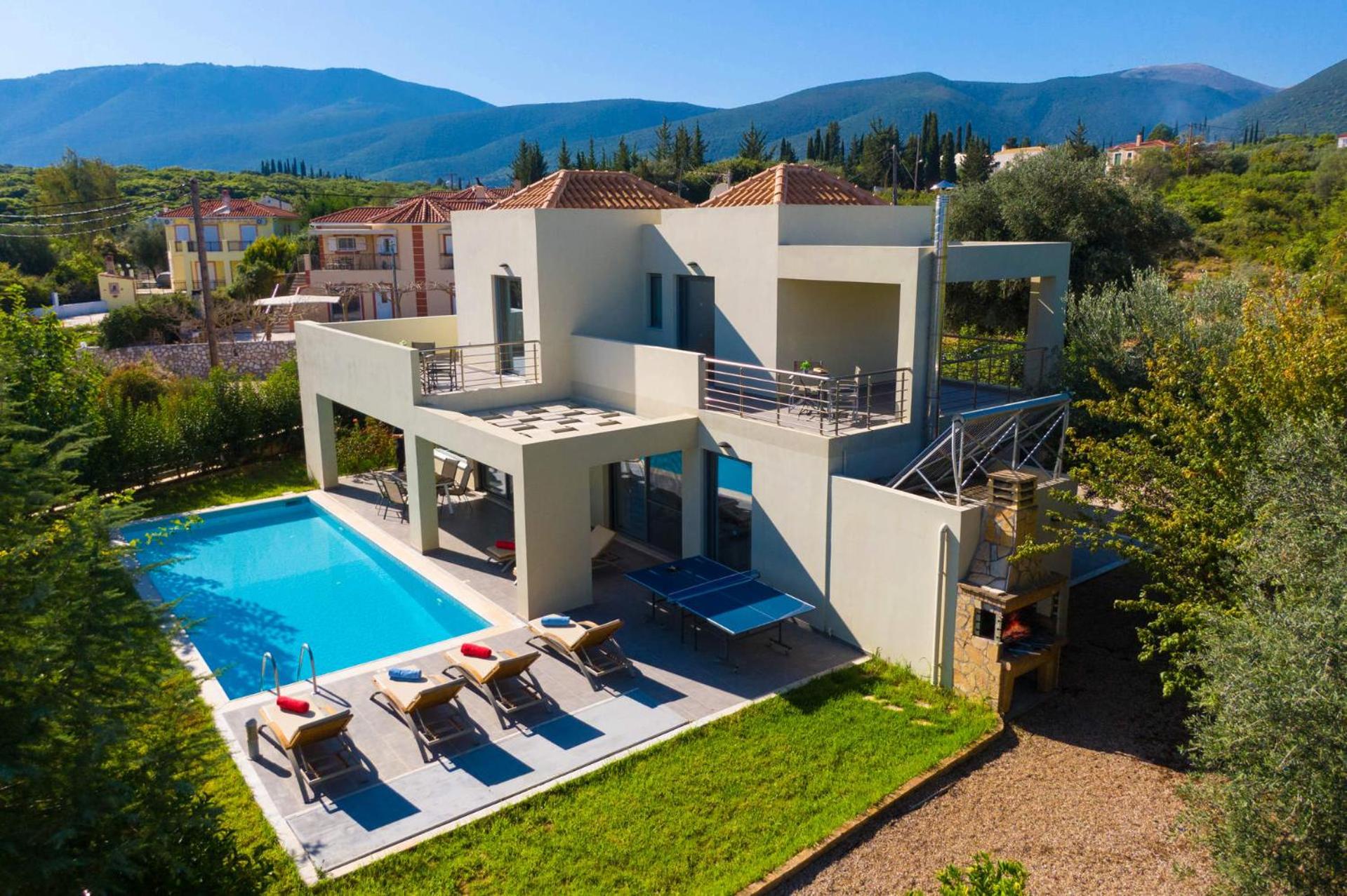 Villa photo 2