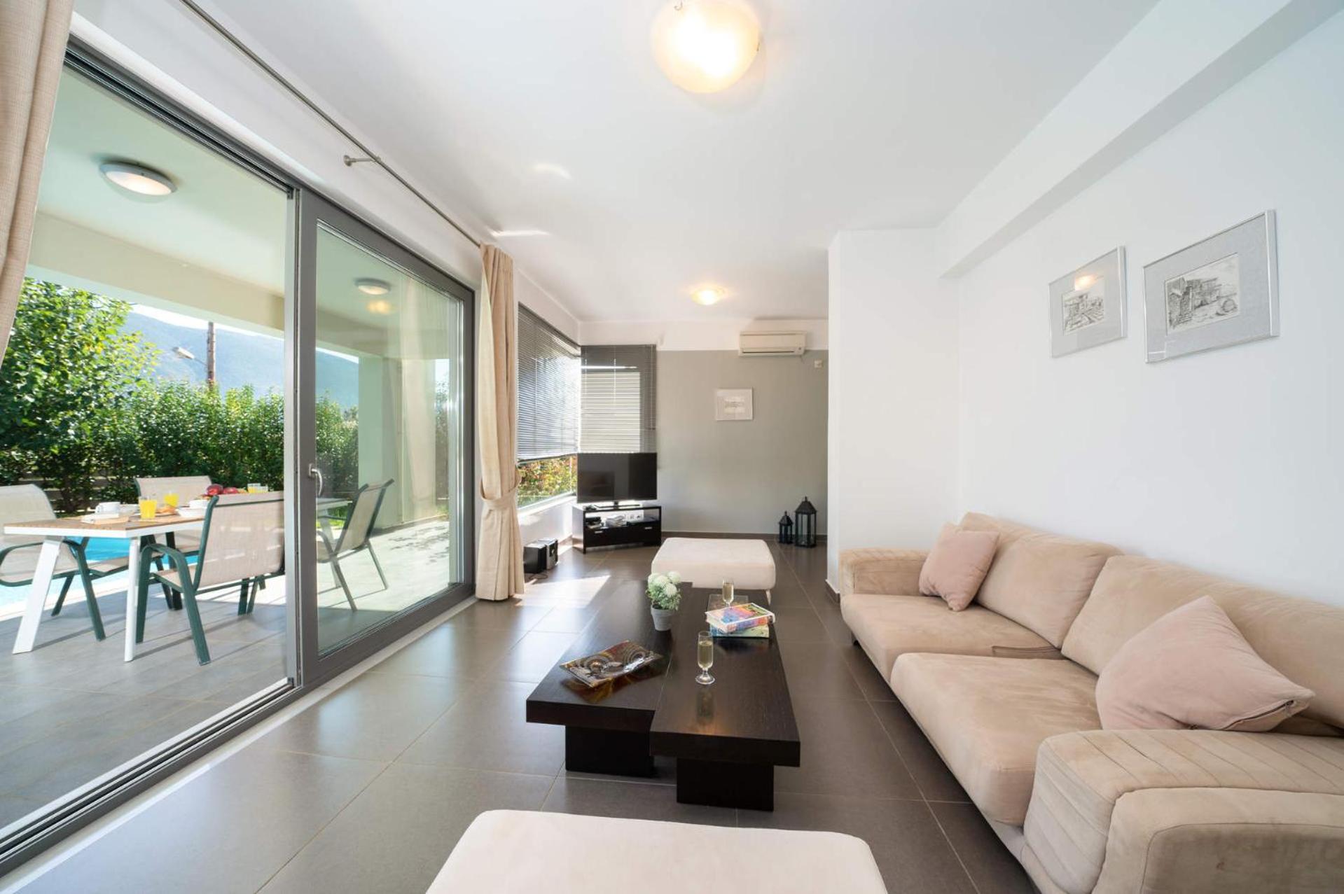 Villa photo 3