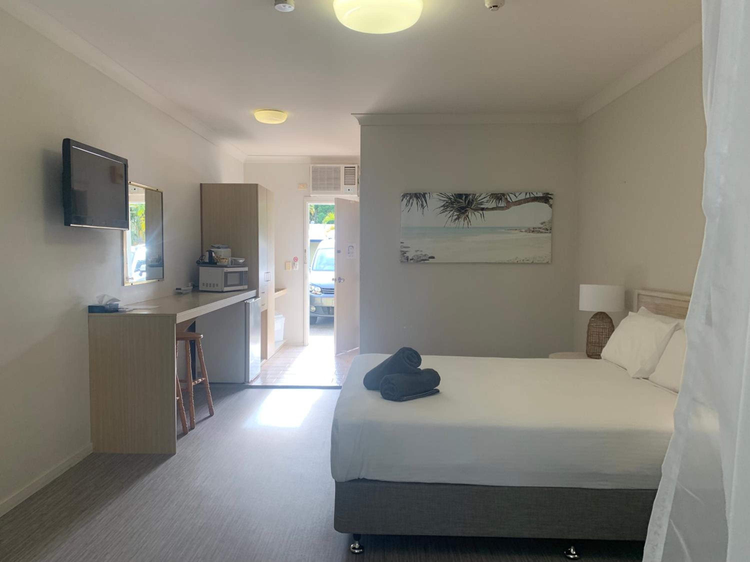 Queen Room - Pet Friendly - Photo 1