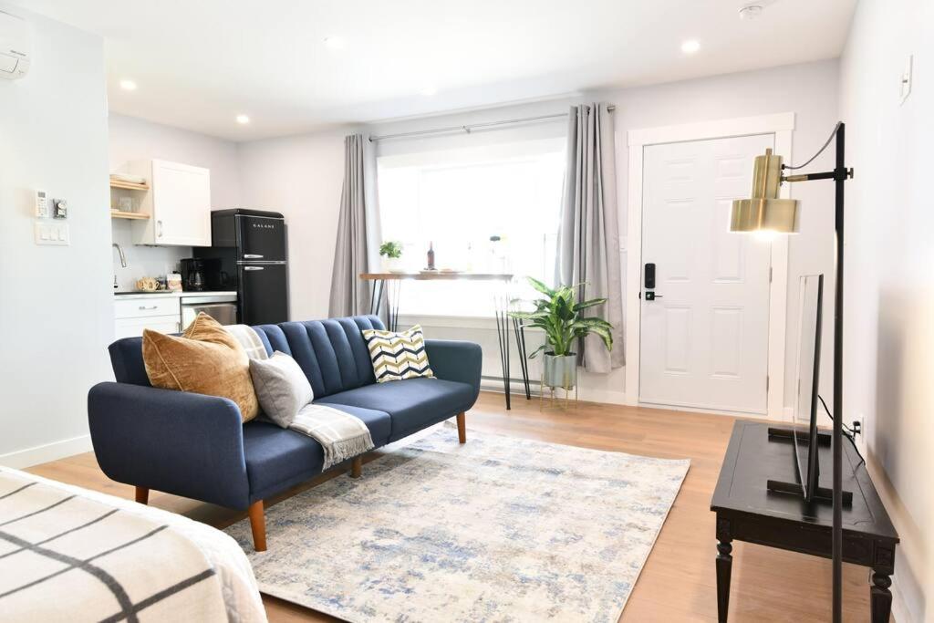 One-Bedroom Apartment - Photo 18