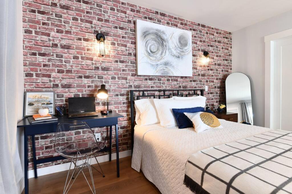 One-Bedroom Apartment - Photo 21