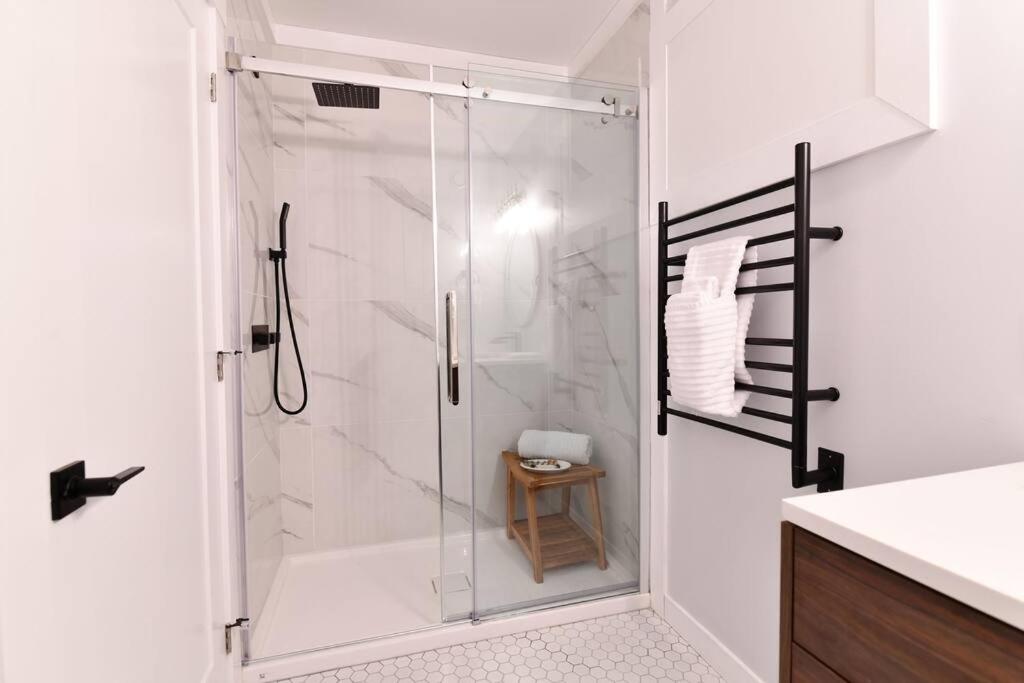 One-Bedroom Apartment - Photo 6