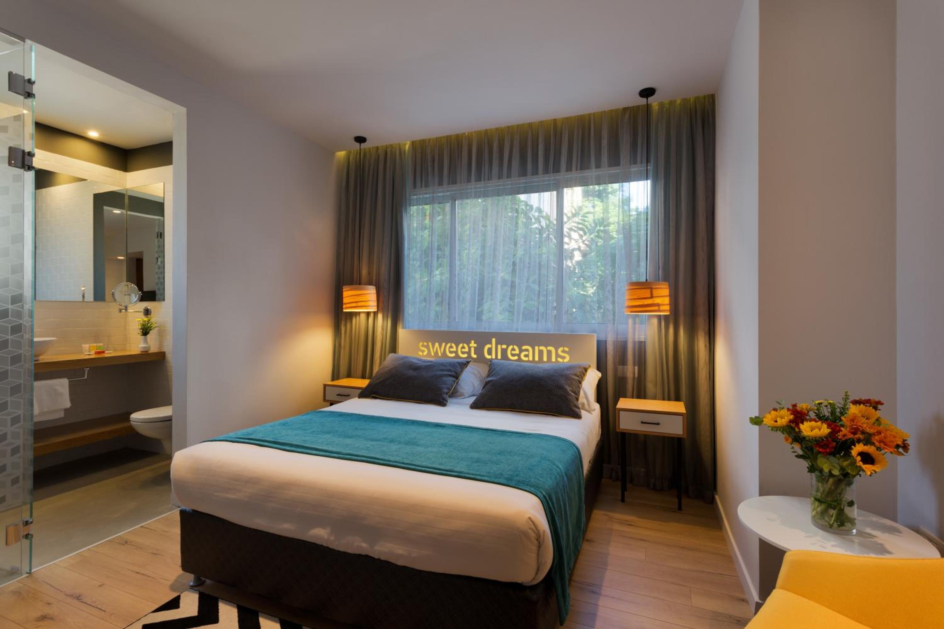 Deluxe Double Room - Photo 4
