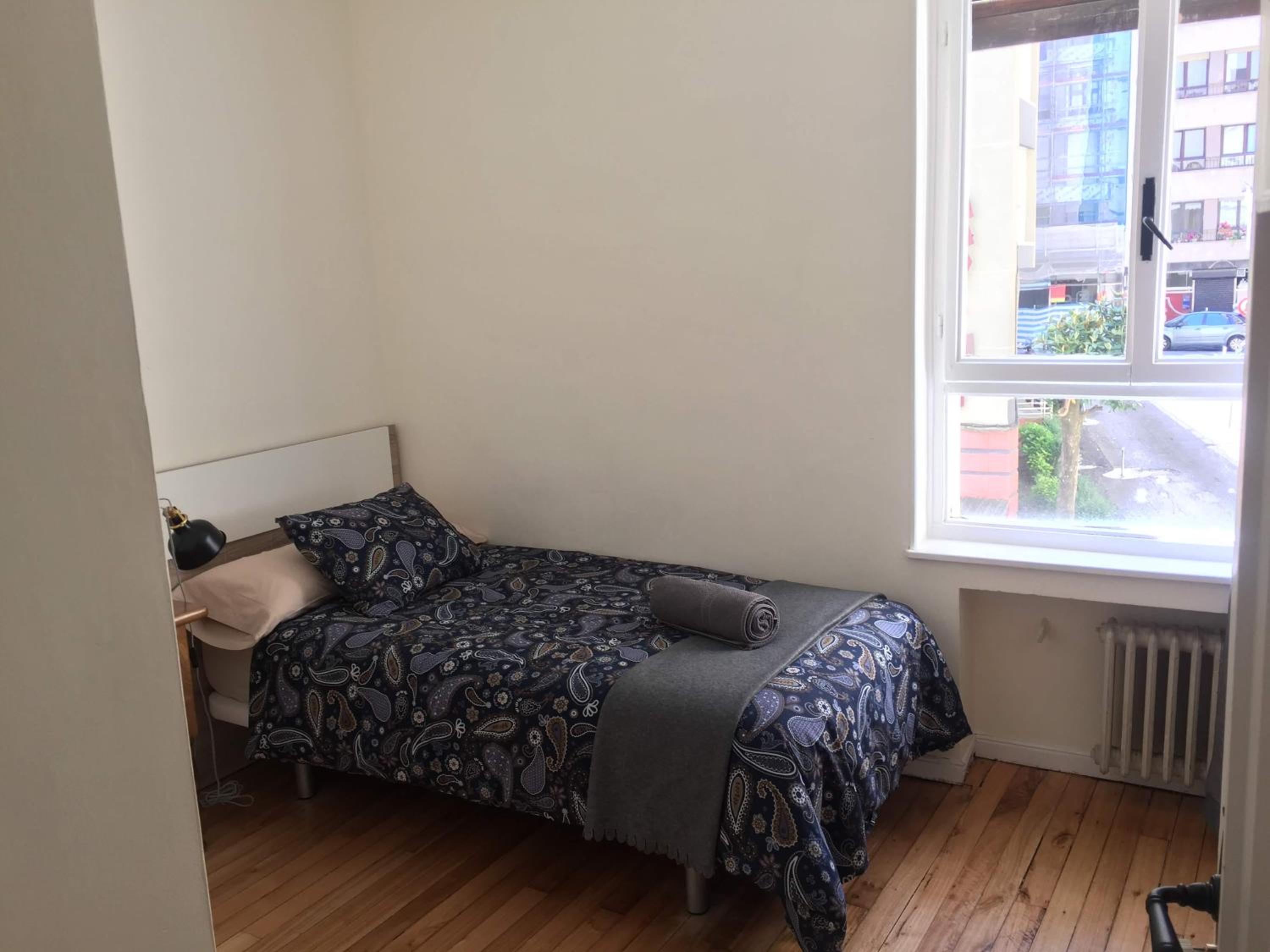 Single Room with Shared Bathroom